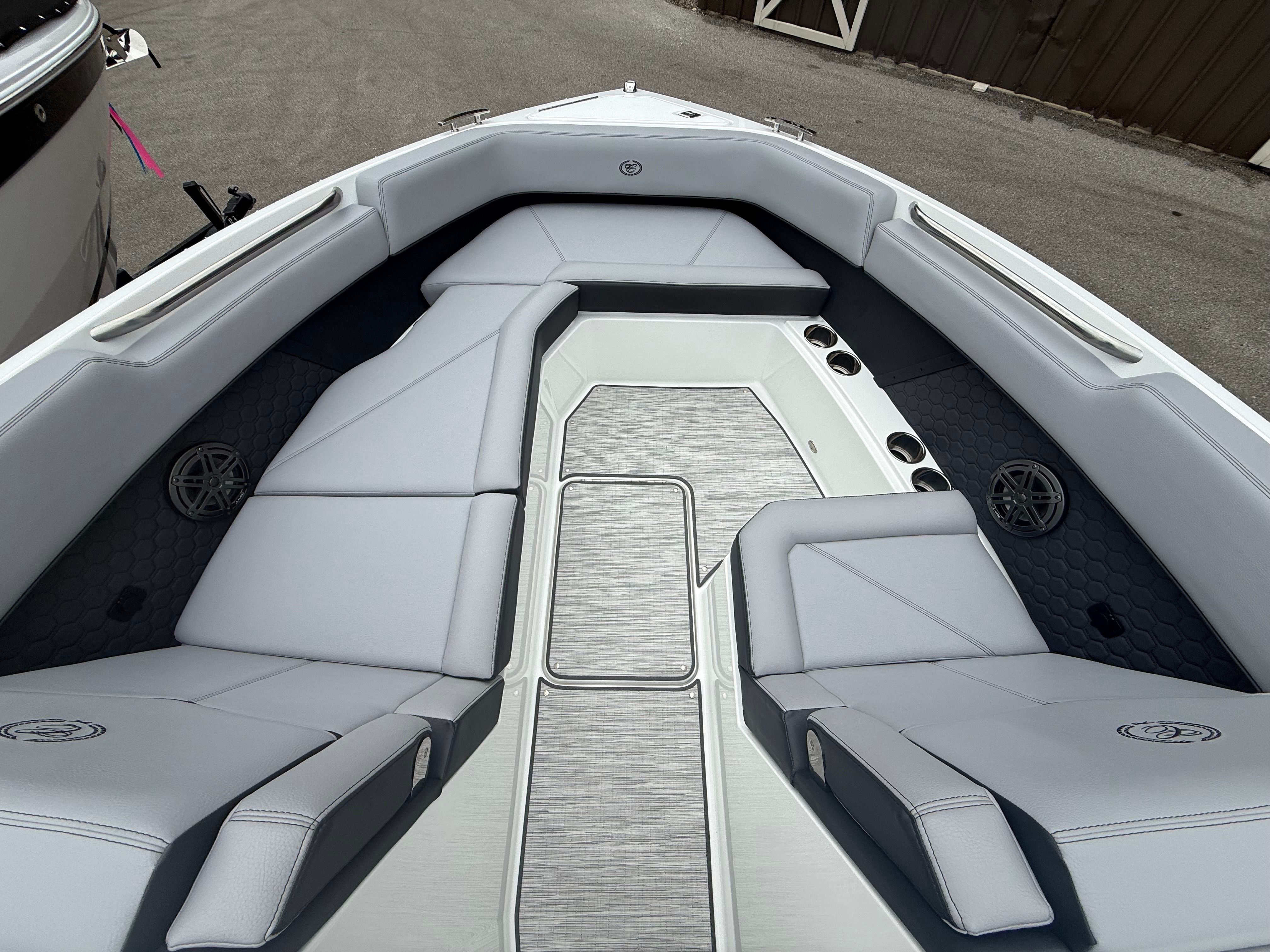 2026 Cobalt R8 Surf - 35