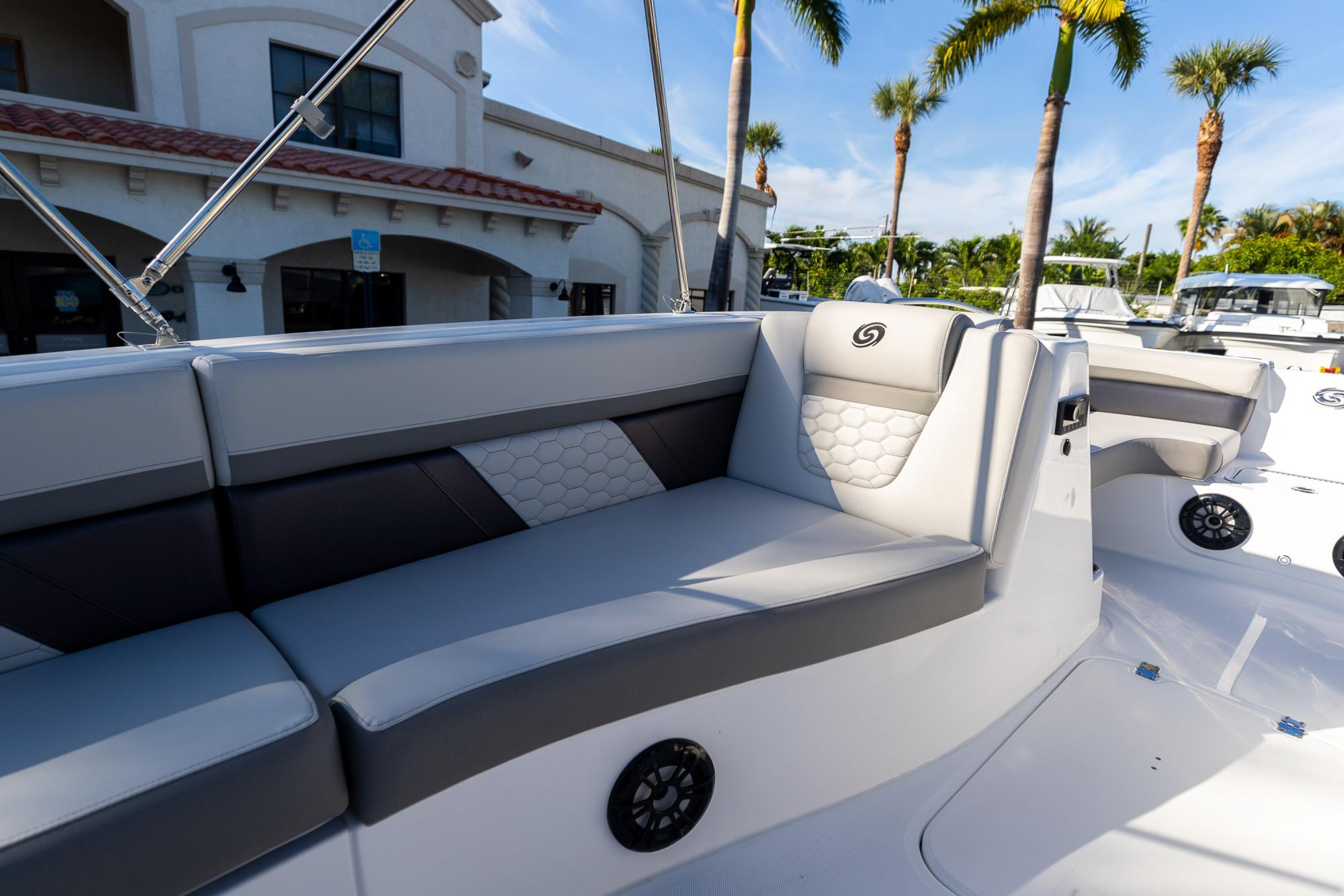 2024 Hurricane SunDeck Sport 192 RL OB - 14