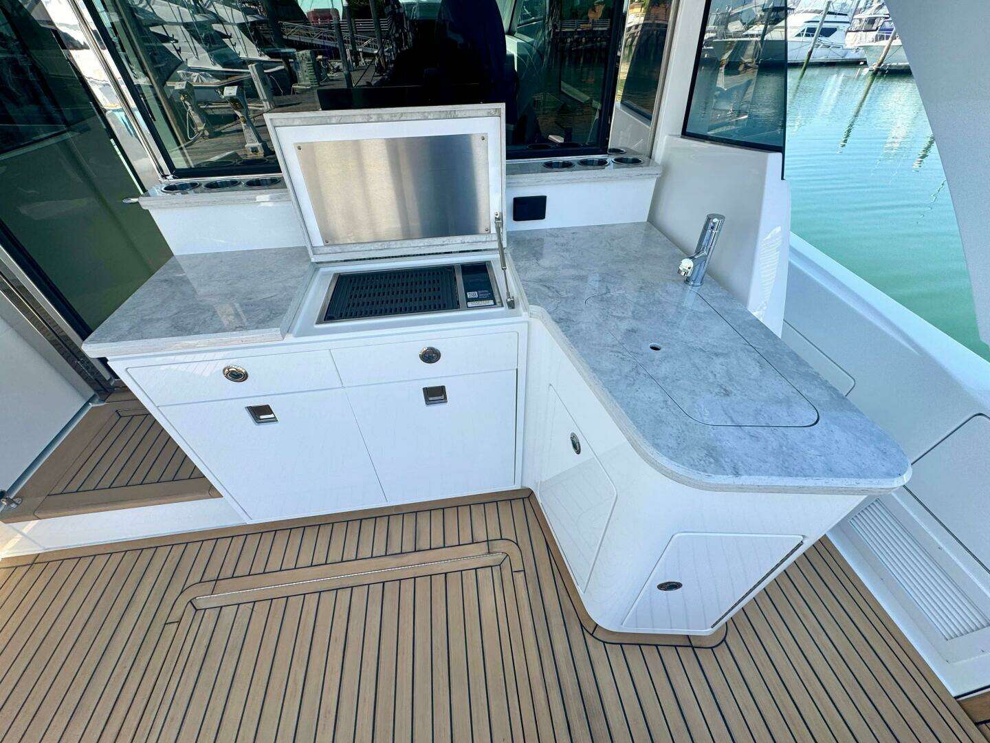 2027 Valhalla Boatworks V55 Sport Yacht - Image 27
