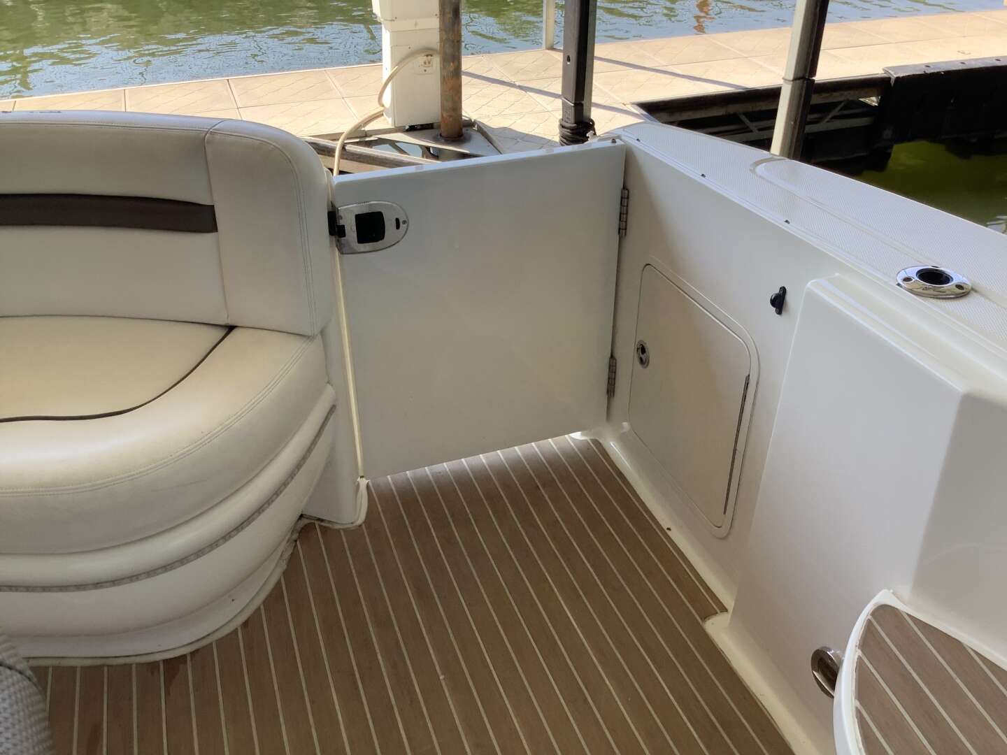 2007 Sea Ray 52 SUNDANCER - Image 23