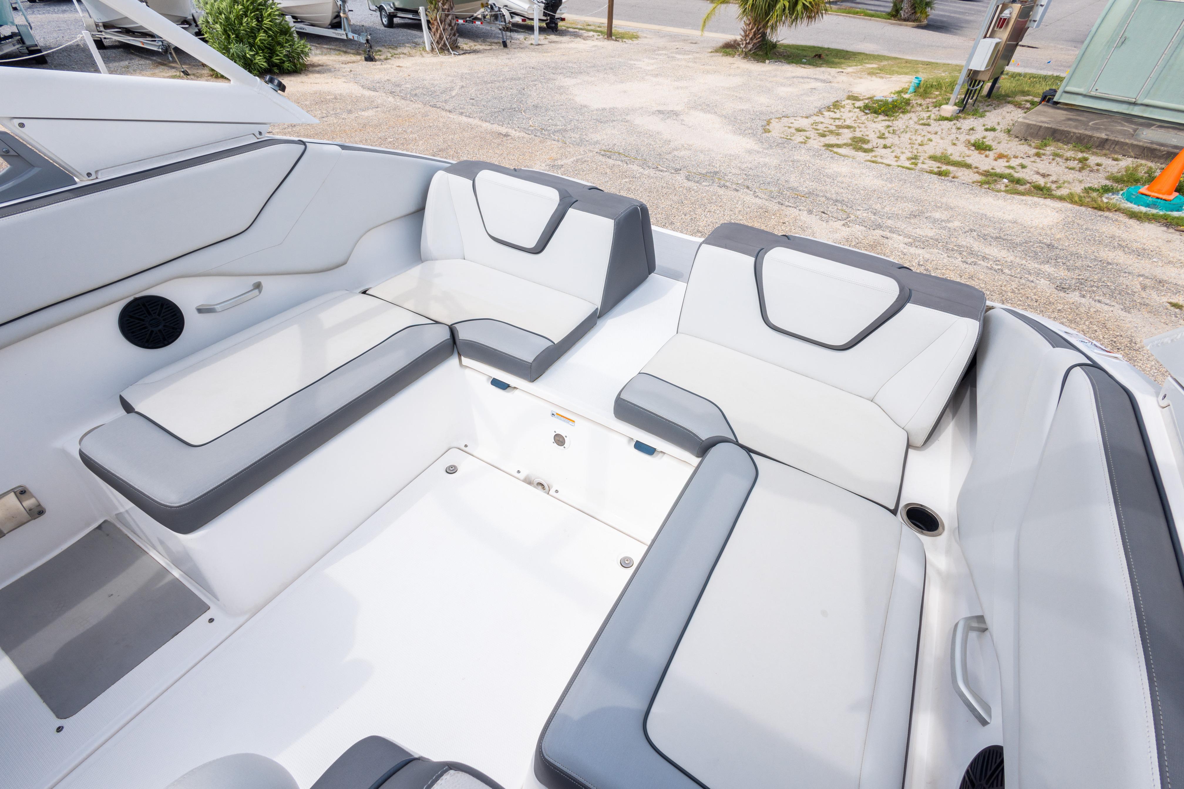 2021 Yamaha Boats AR250 interior seating with sleek, modern design and comfortable upholstery.
