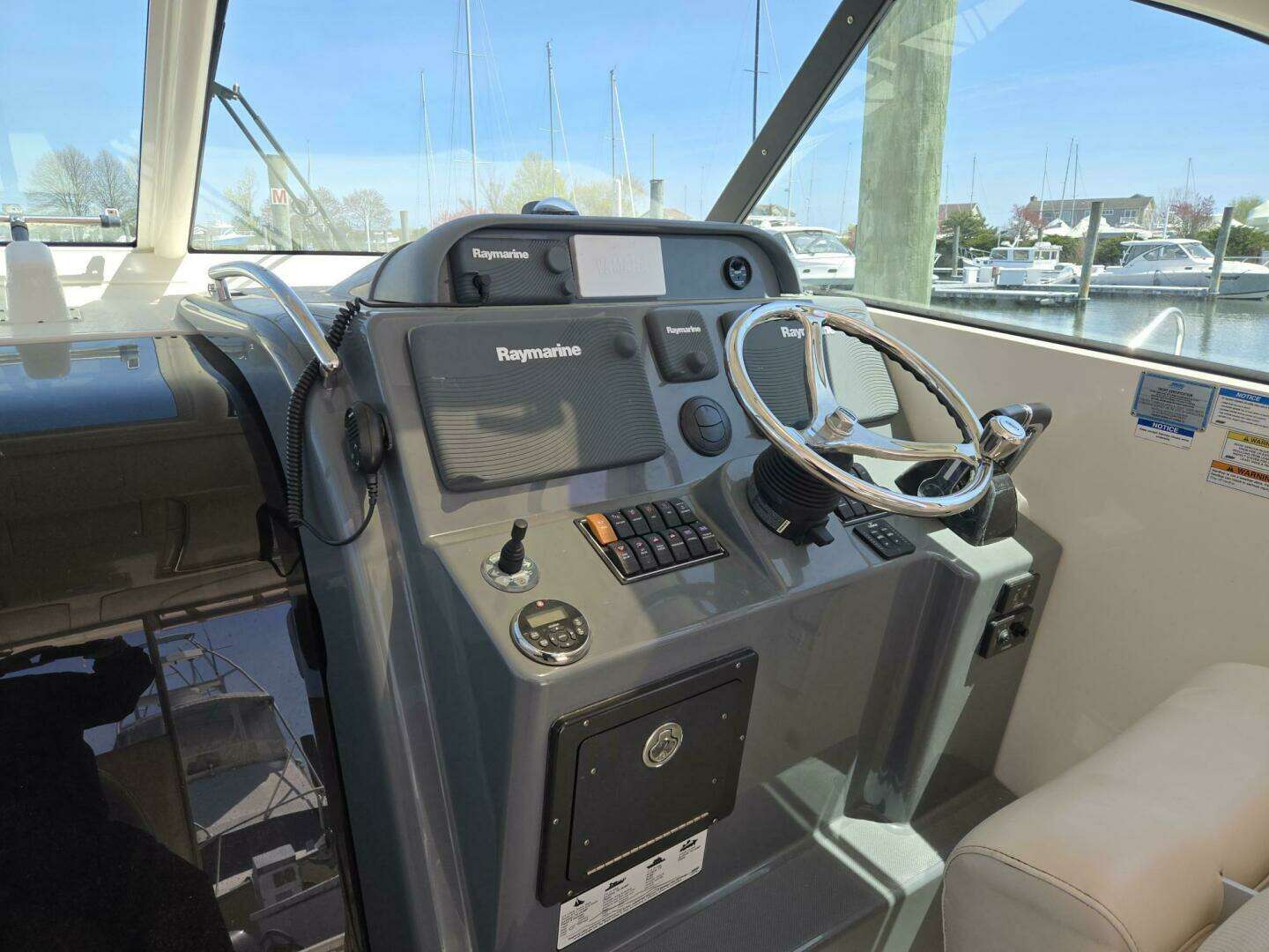 2013 Pursuit 345 Offshore - Image 3