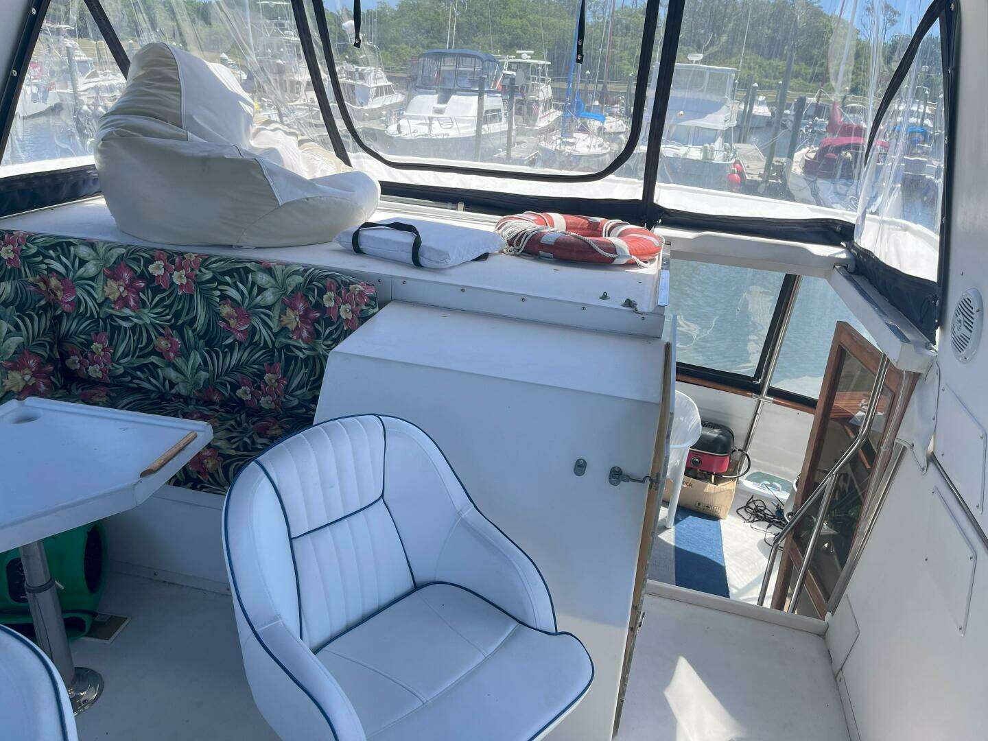 1990 Jefferson 43 Sundeck - Image 18