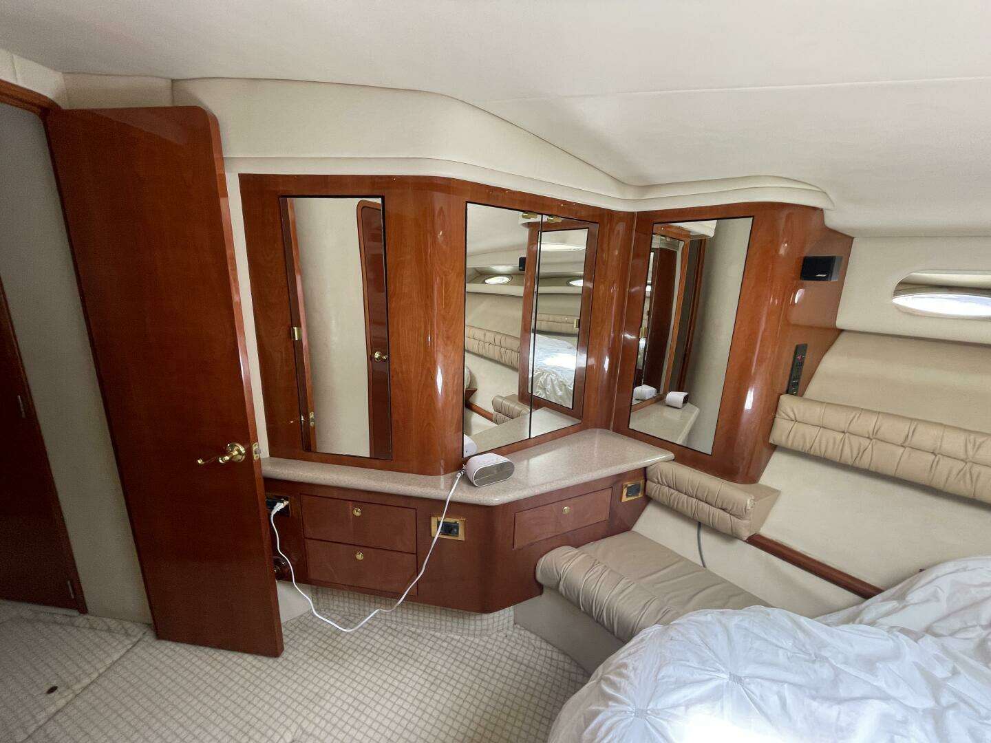 1998 Sea Ray 630 Super Sun Sport - Image 69