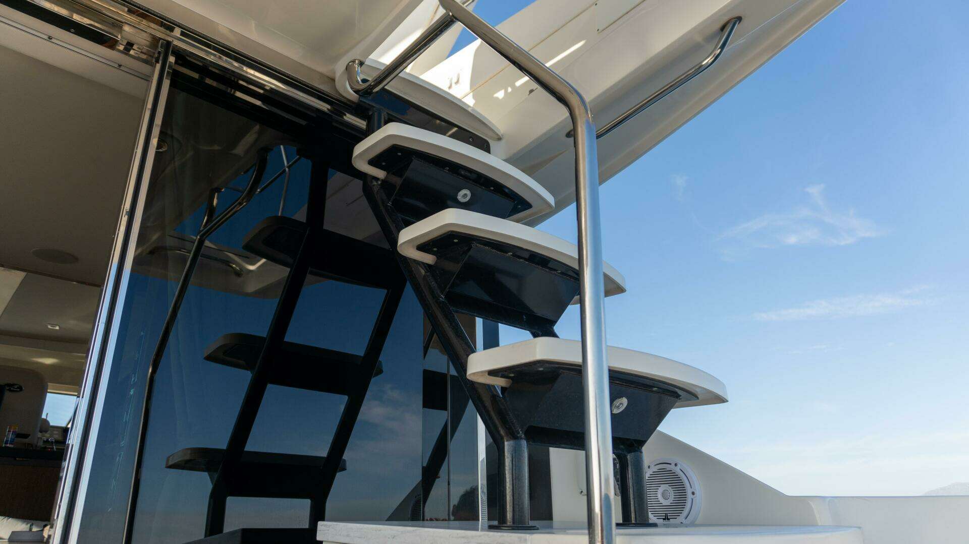 2017 Sea Ray 51 Flybridge - Image 25