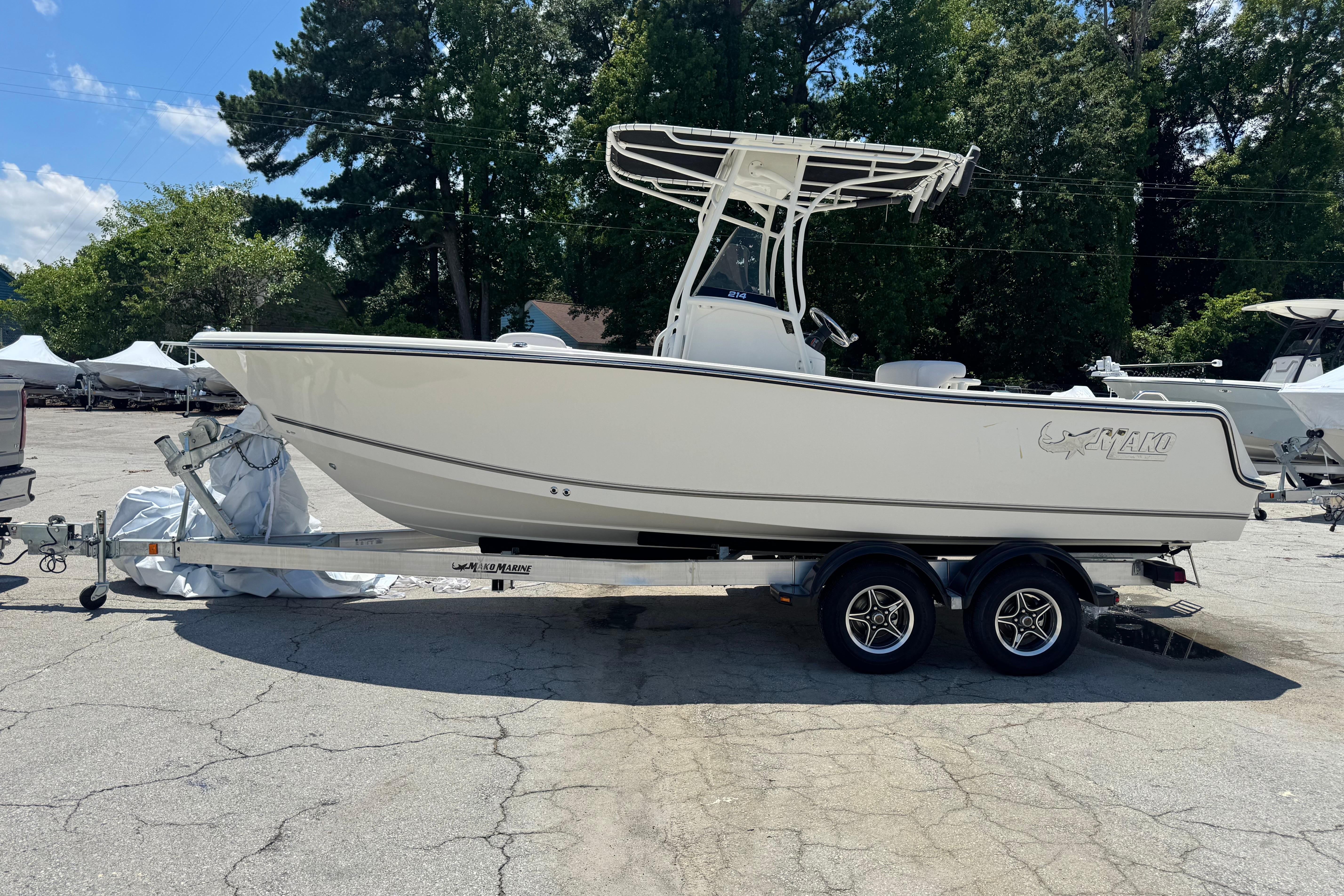 2026 Mako 214 Center Console