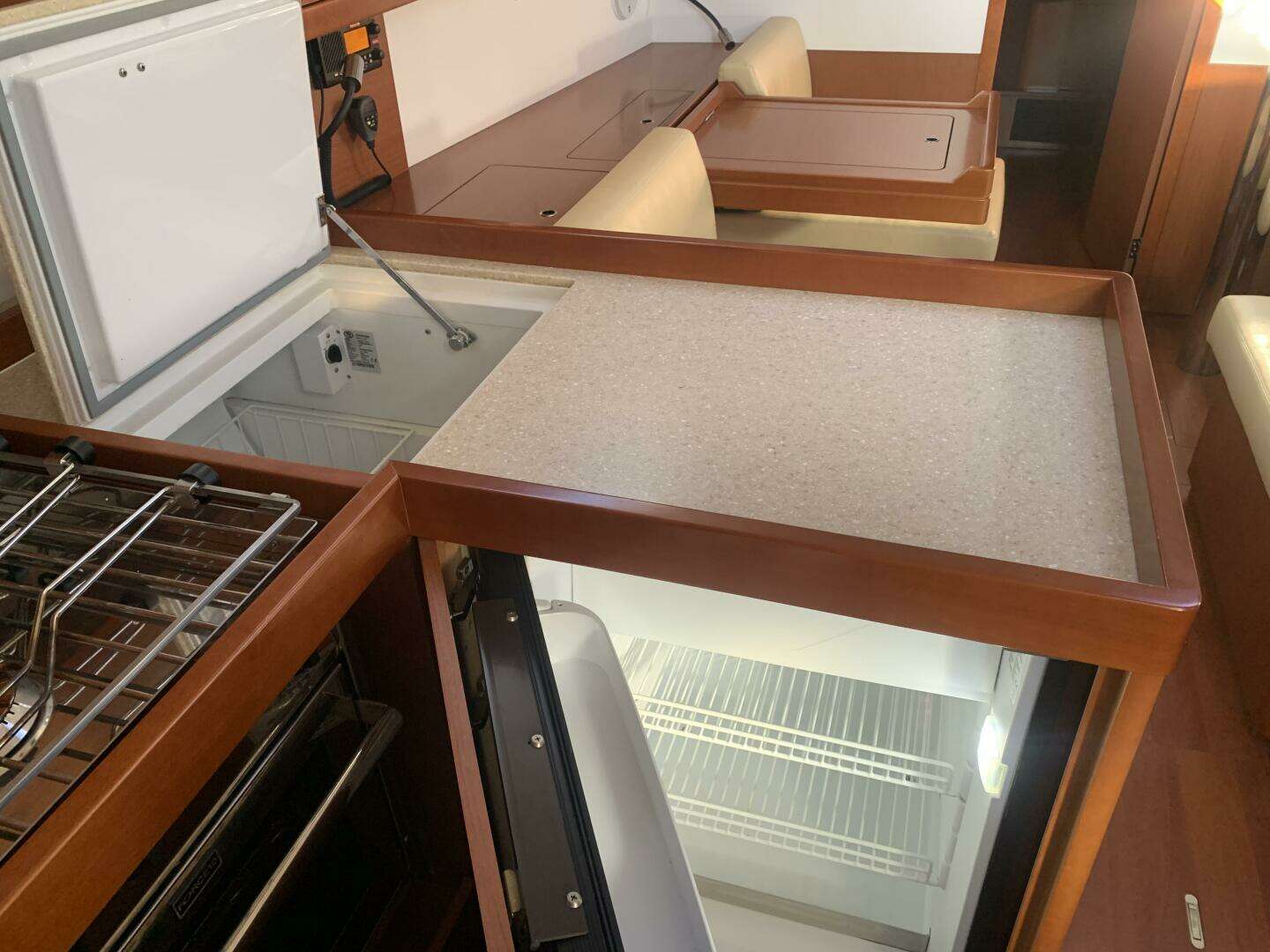 2014 Beneteau 45 - Image 15