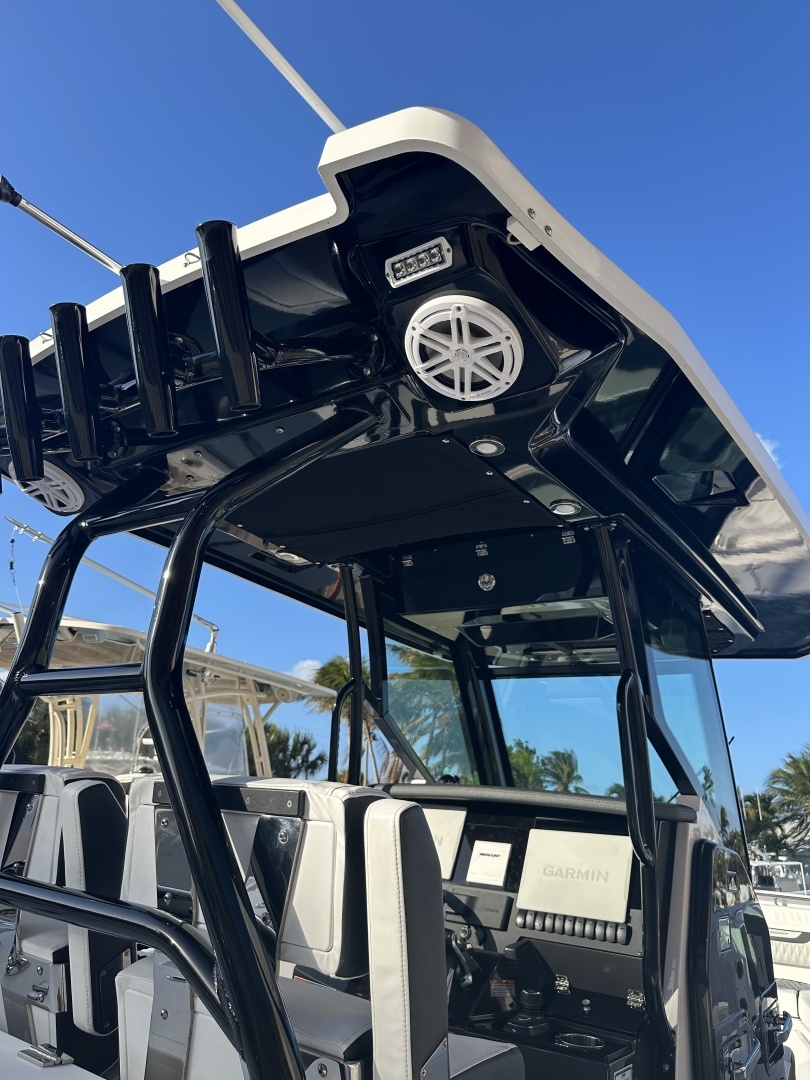 2025 Blackfin 272 CC - Image 19