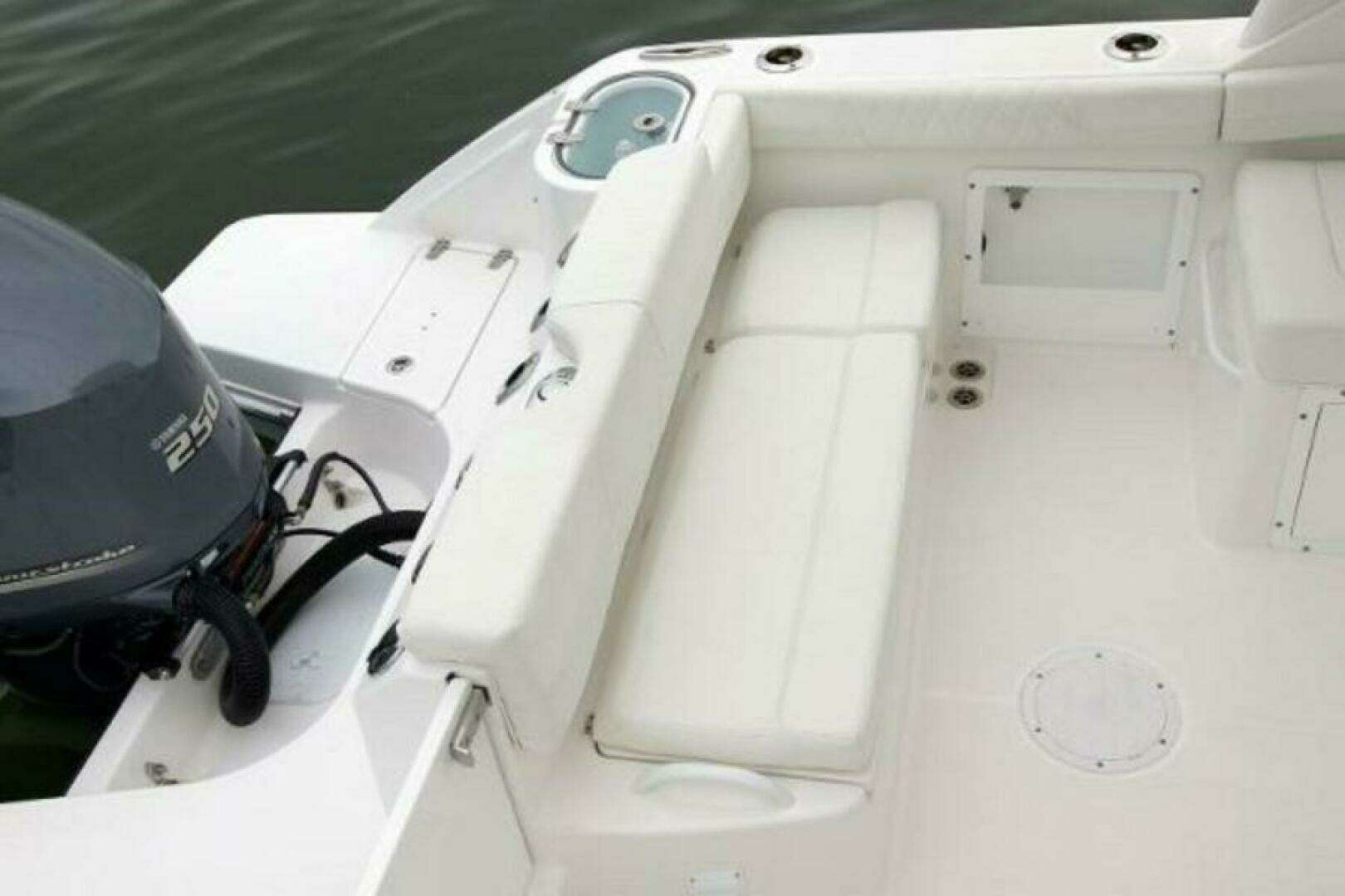2025 Edgewater 230CX - Image 10