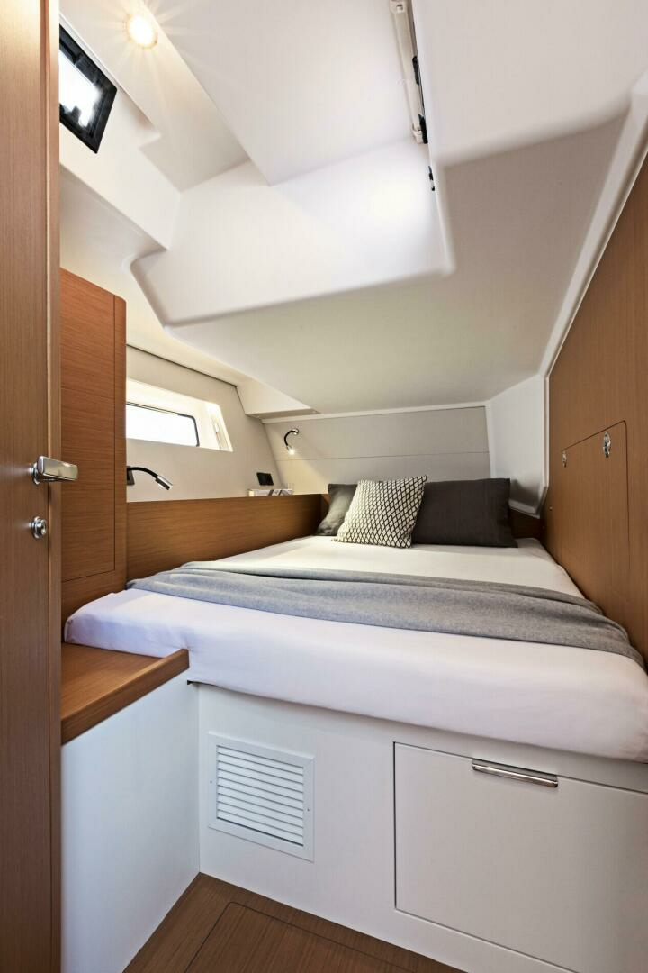 2025 Beneteau First Yacht 53 - Image 19