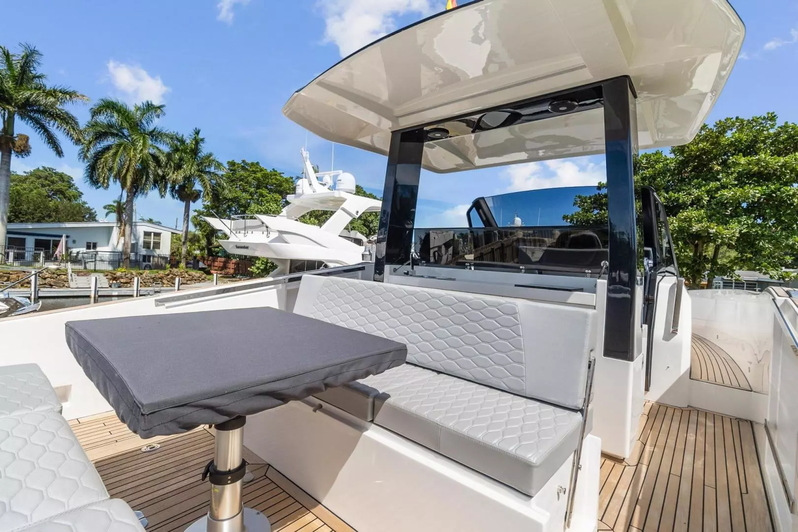 2023 Astondoa 377 Coupe Outboard - Image 18