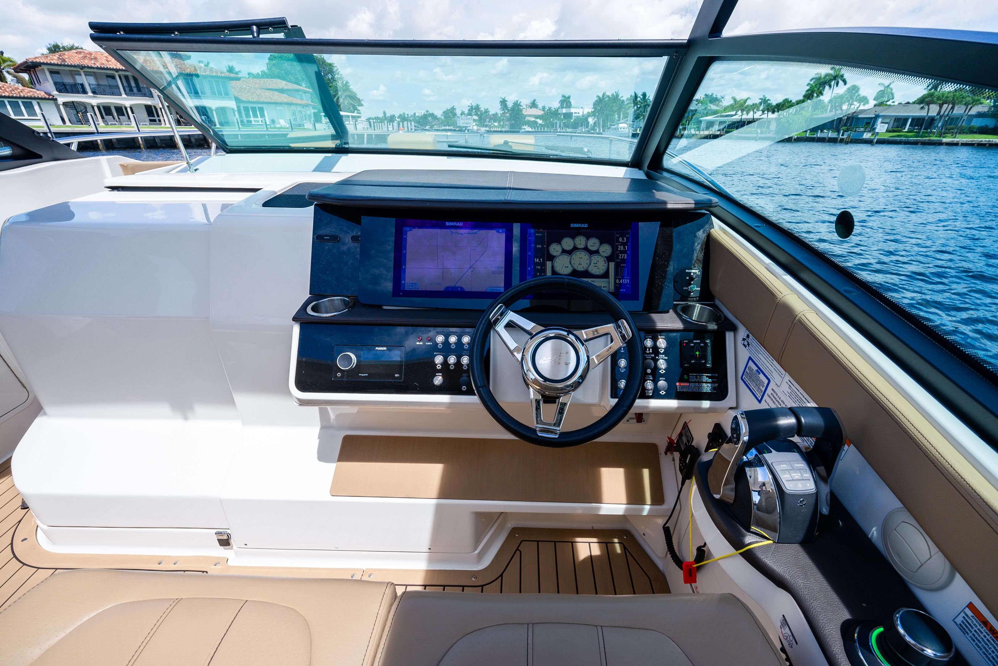 2020 Sea Ray Sundancer 320 - 24