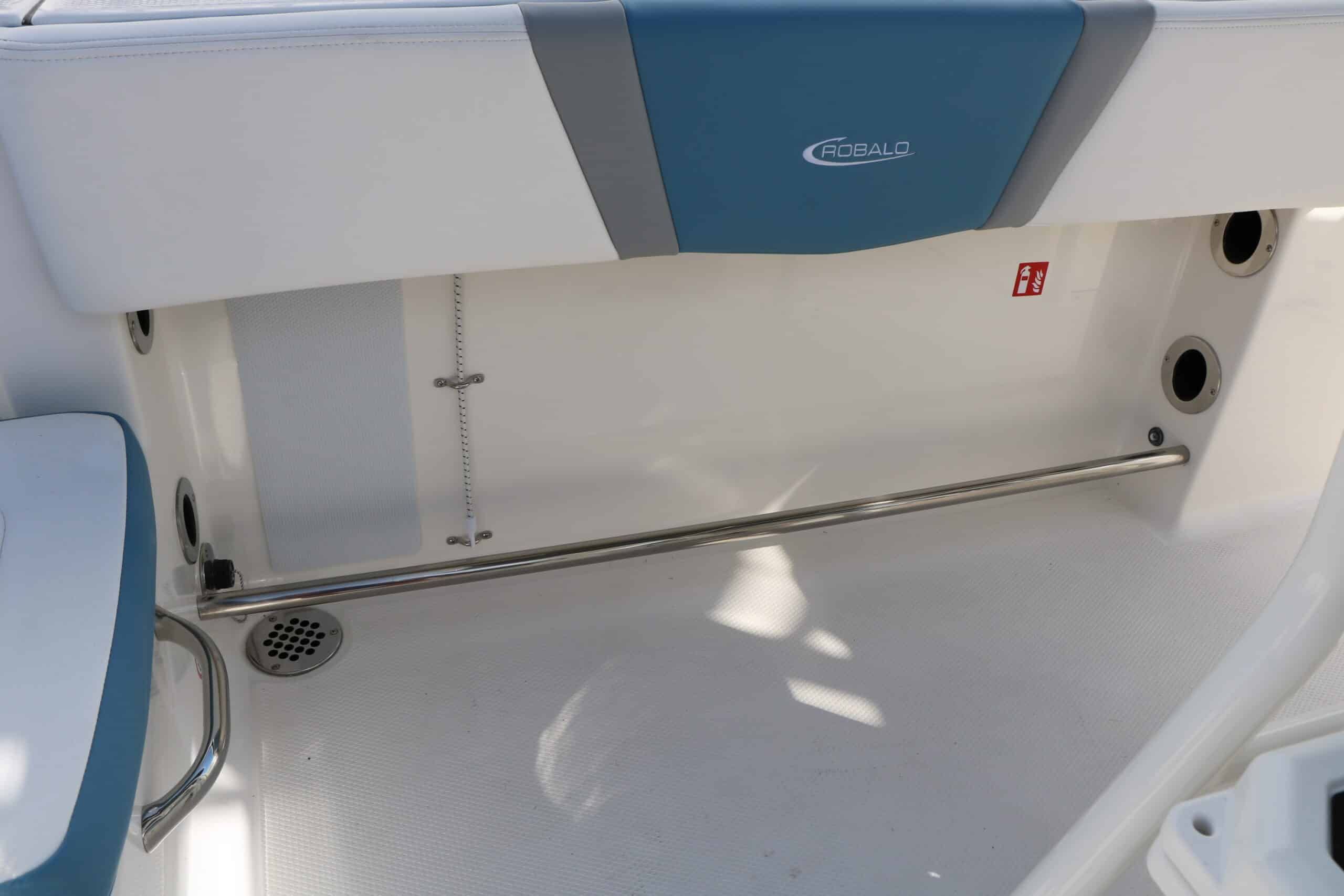 2026 Robalo R200 Center Console - 31