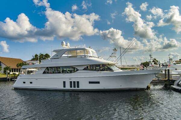 2016 Ocean Alexander 85 E