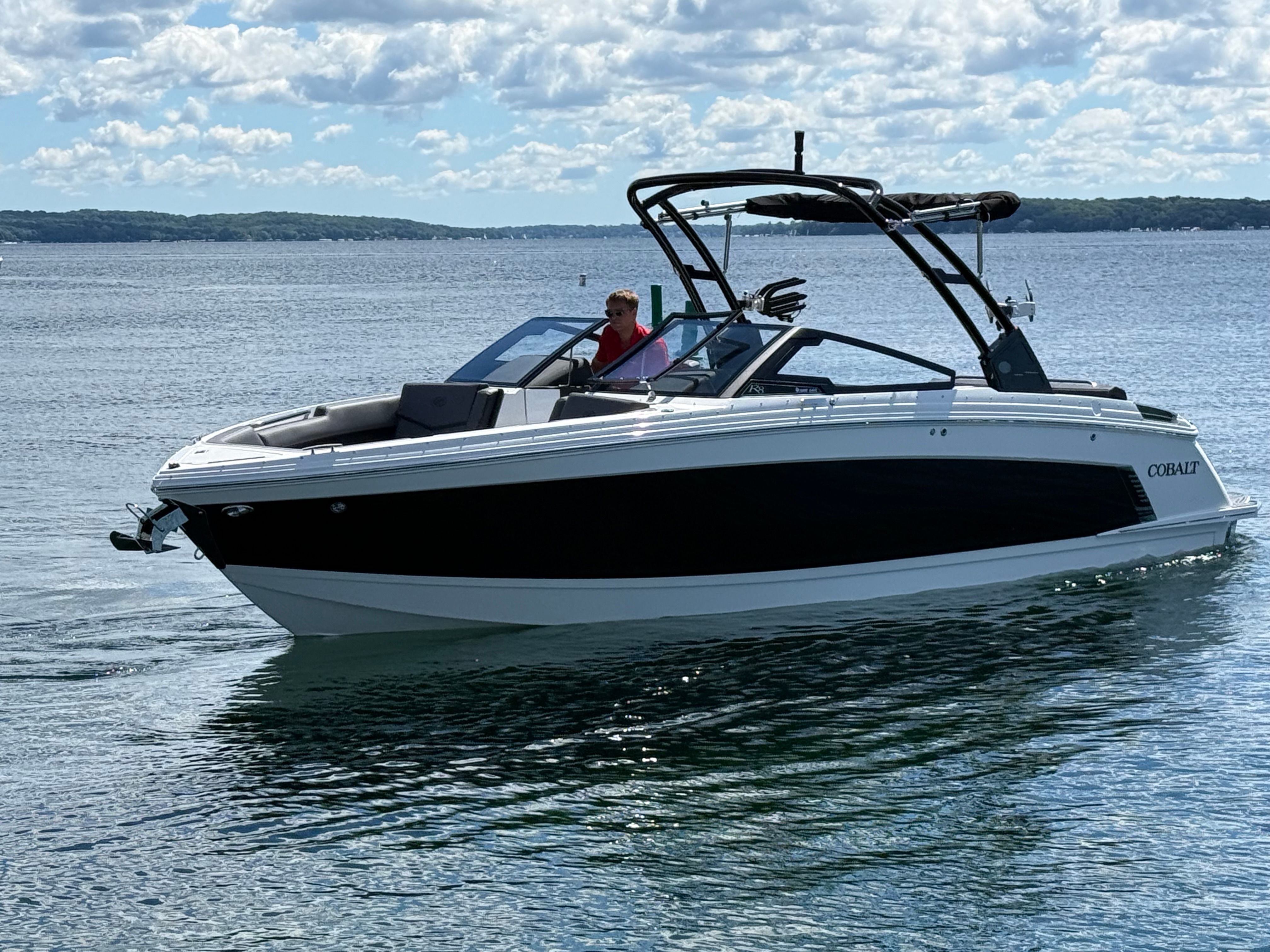 2026 Cobalt R8 Surf - 5
