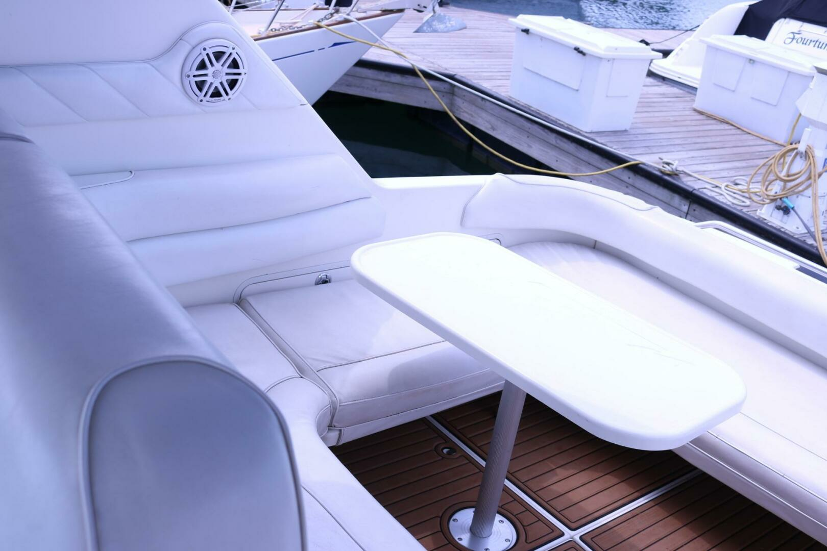 1996 Sea Ray Sundancer - Image 16