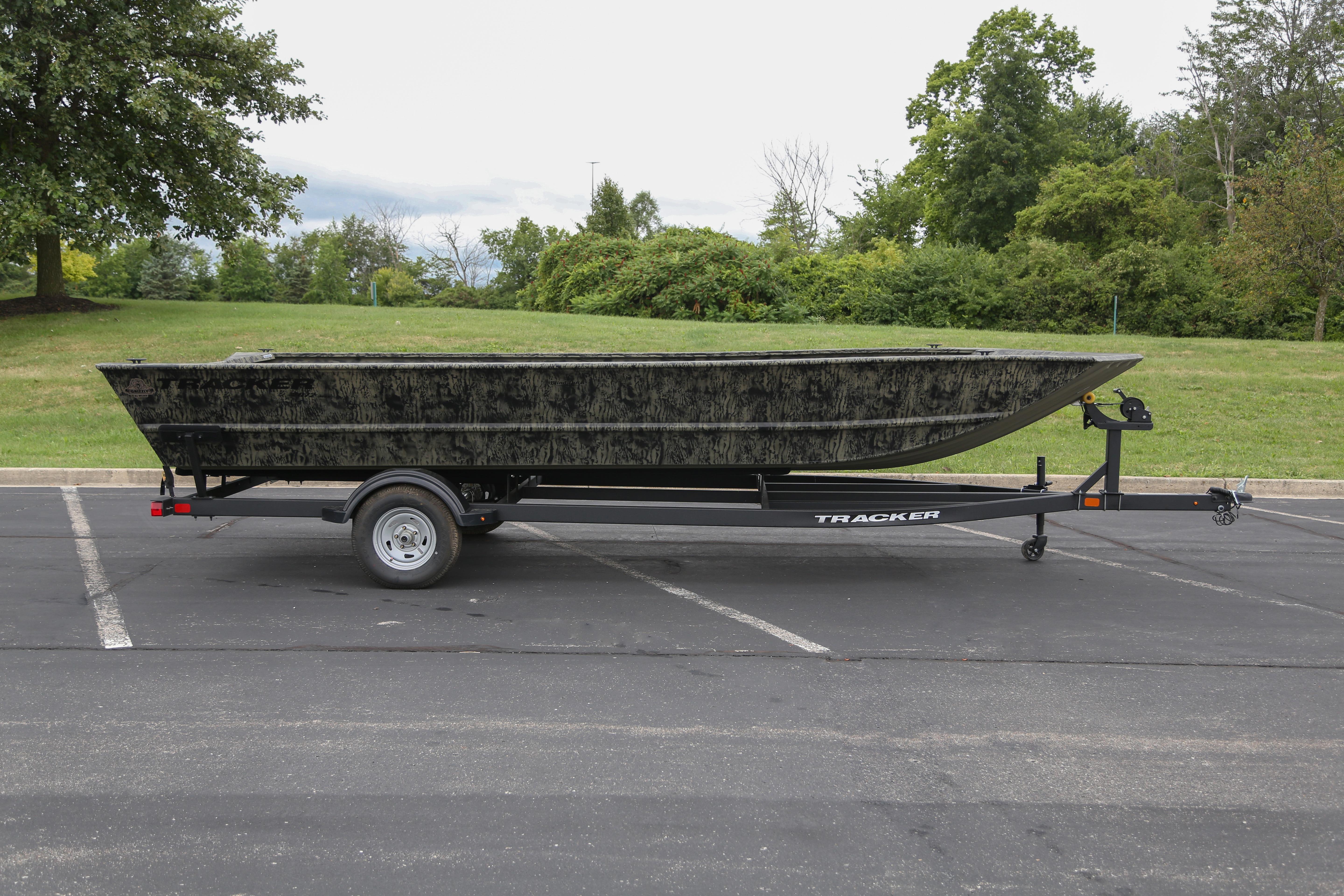 2026 Tracker Grizzly 2072 Utility