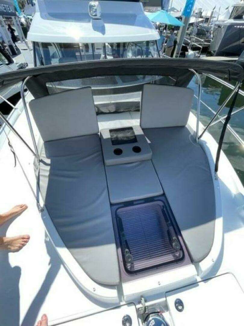 2026 Beneteau Antares 11 Fly - Image 38