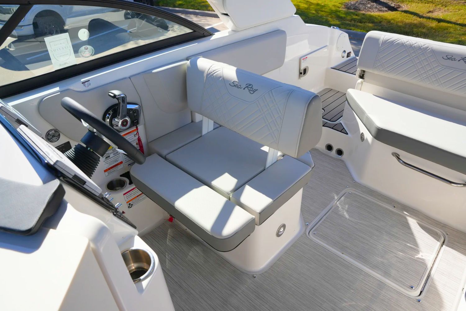 2026 Sea Ray SDX 230 - 17