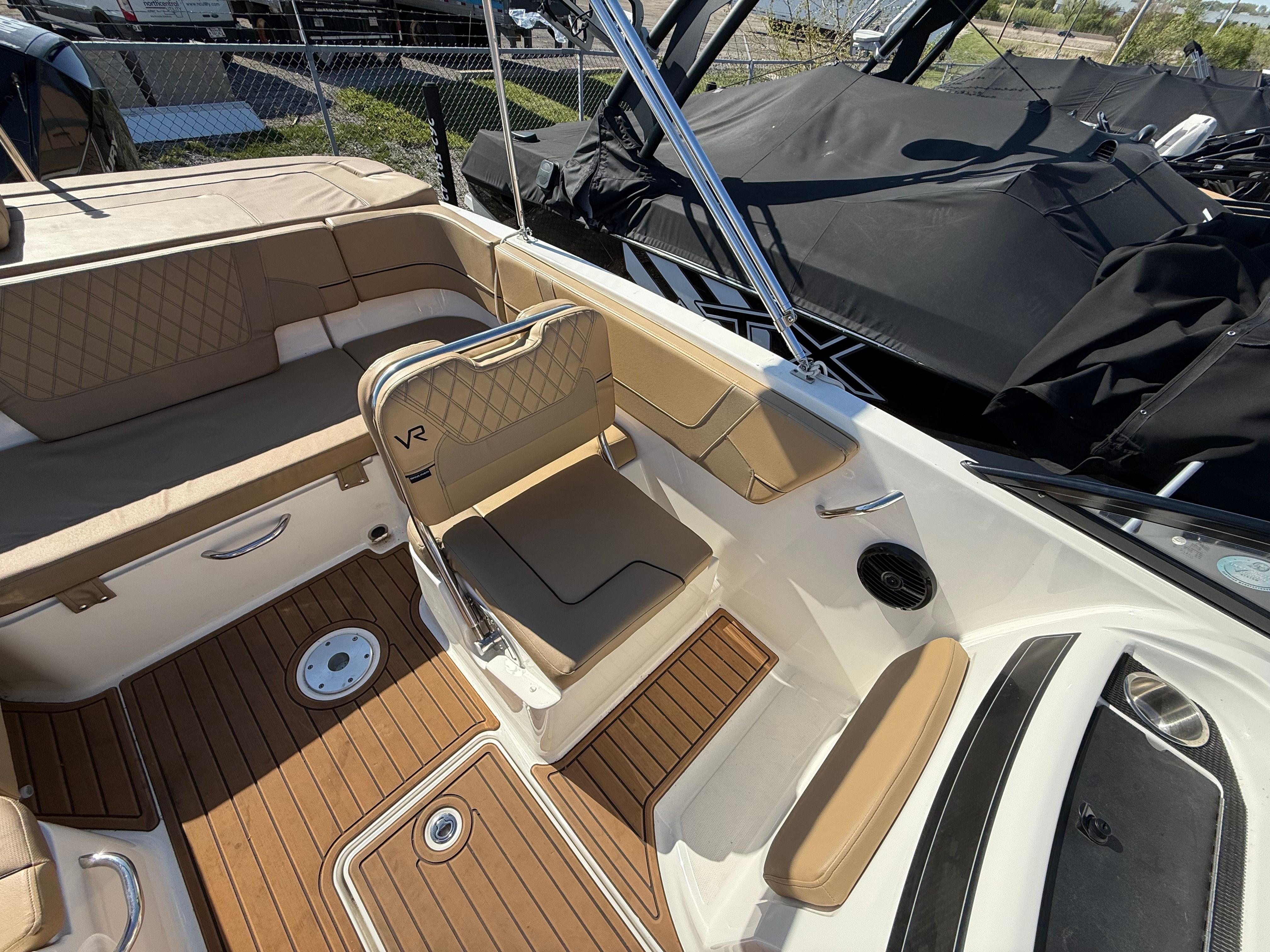 2023 Bayliner VR6 Bowrider - 9