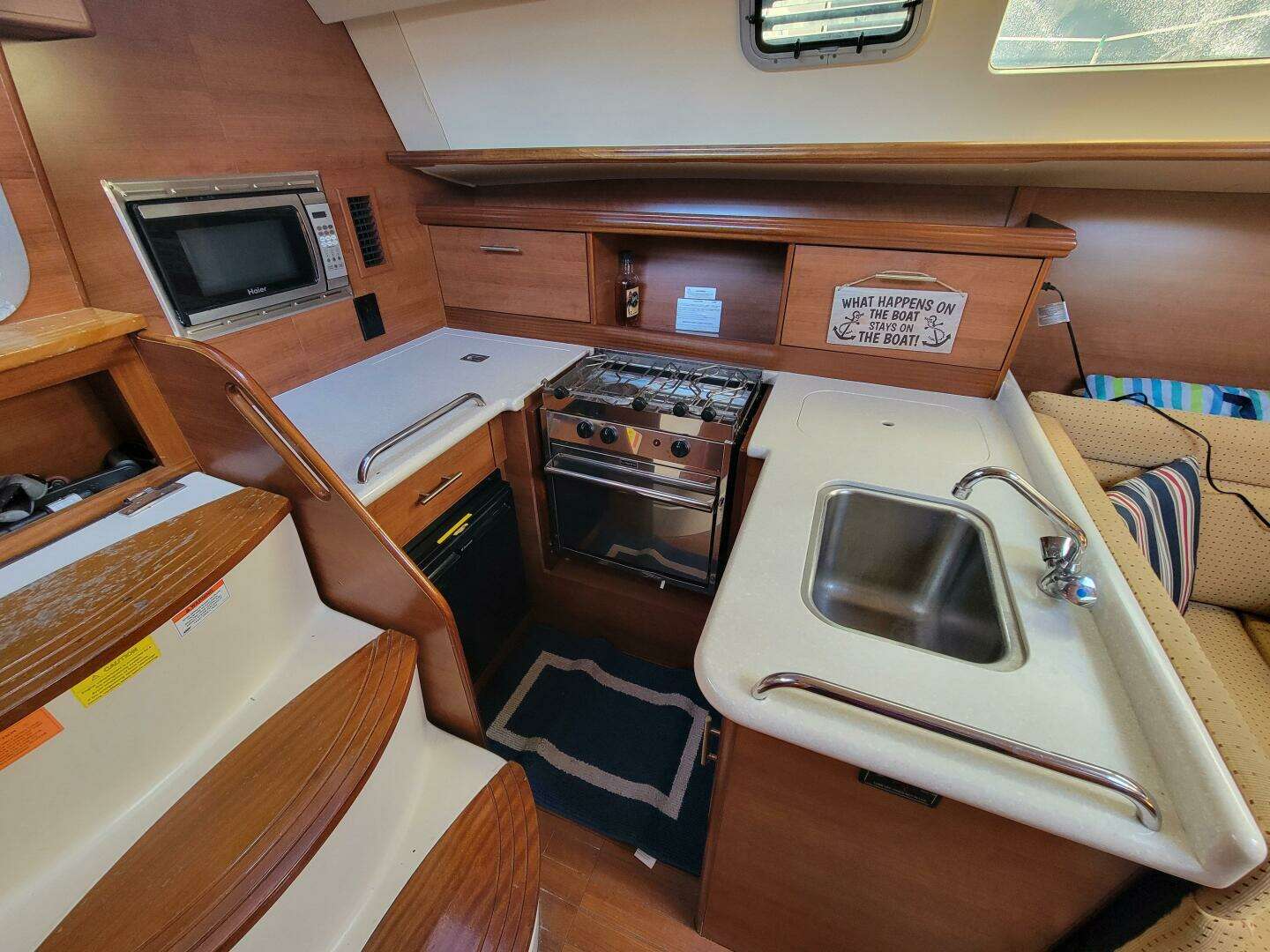 2013 Hunter 33 - Image 5
