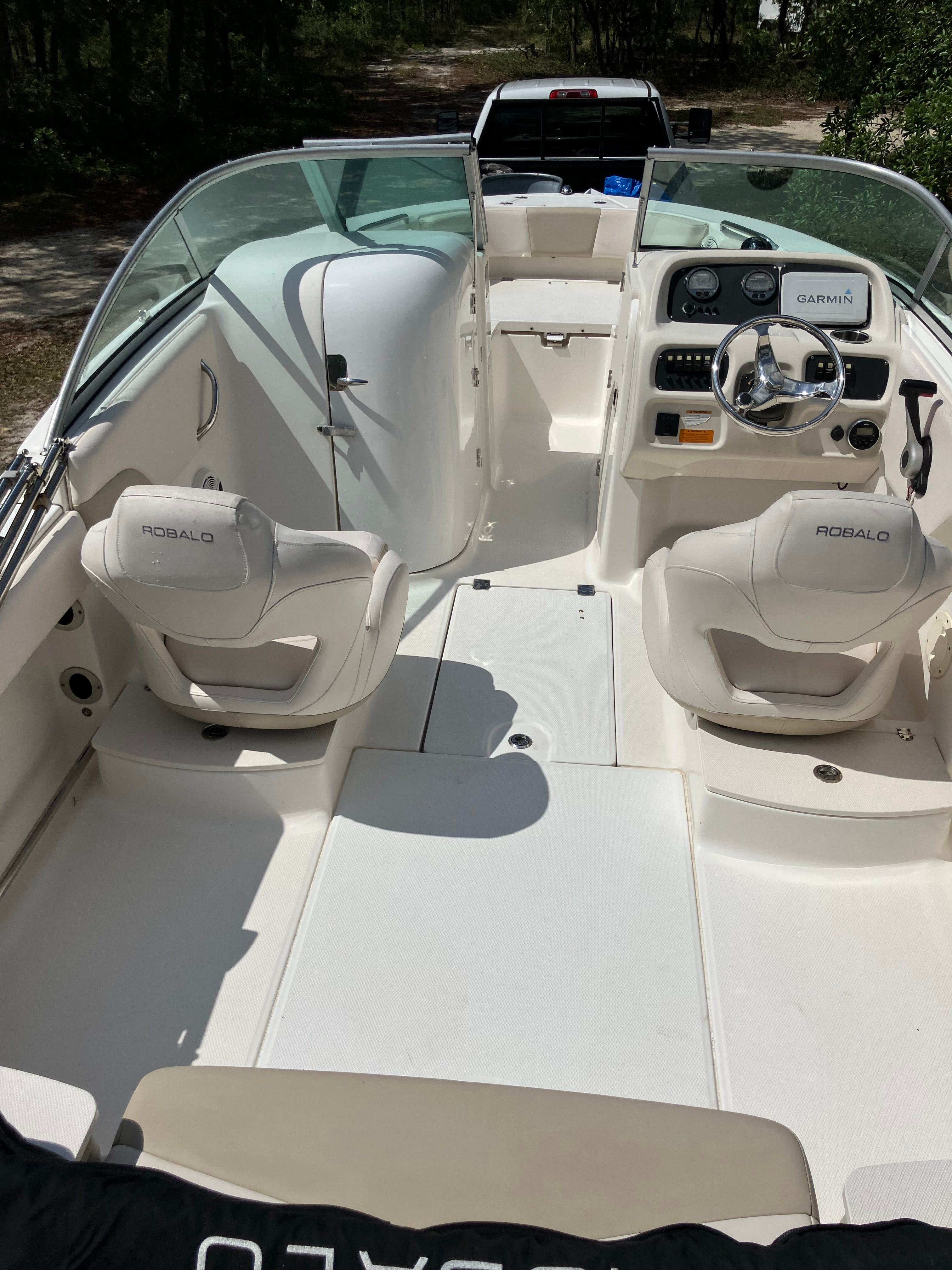2017 Robalo R207 Dual Console - 7