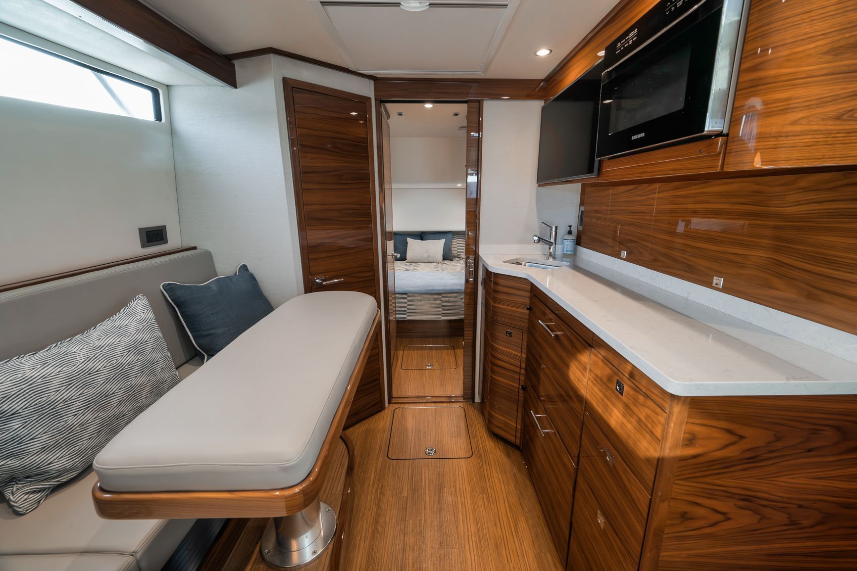 2024 Valhalla Boatworks V-55 - 32