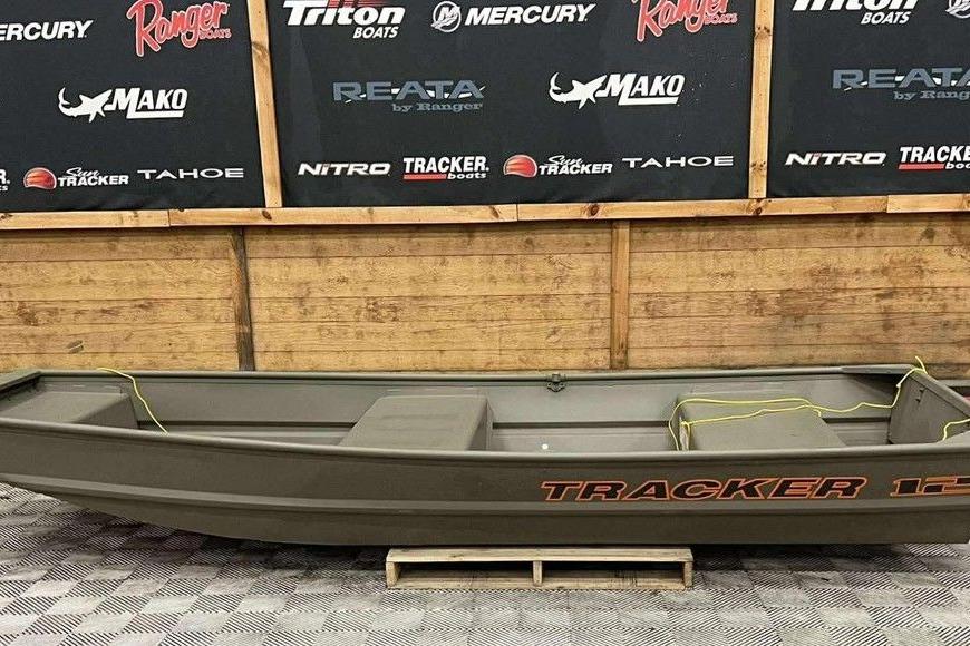 2026 Tracker Grizzly 12 Jon