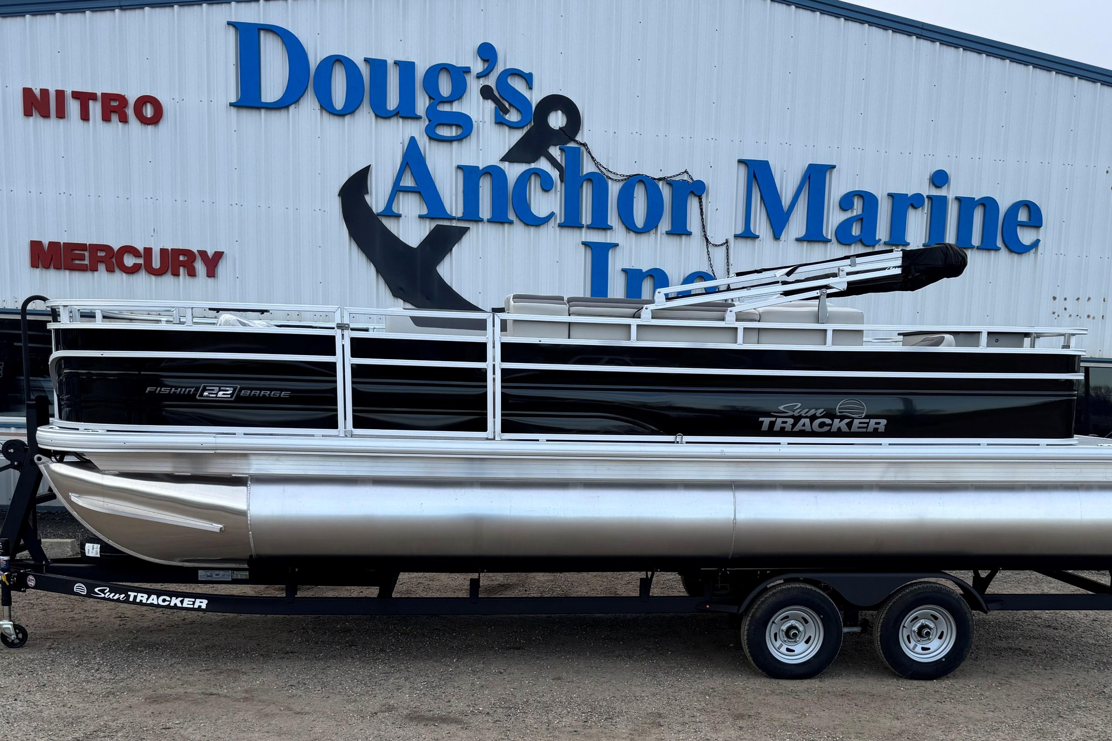 2026 Sun Tracker Fishin' Barge 22 DLX