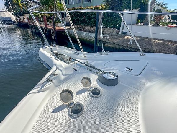 2006 Tiara Yachts 3200 Open bow with anchor chain and deck details.