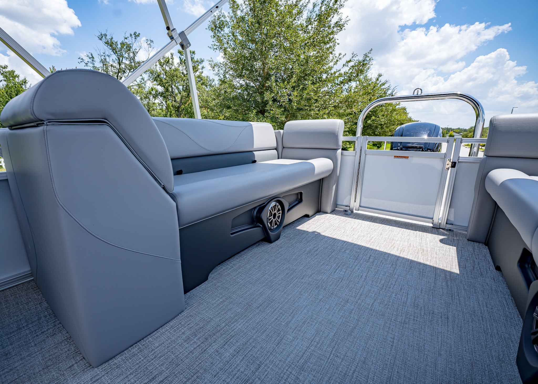 2025 Tahoe Pontoon SLT 23' Quad Lounge - 23