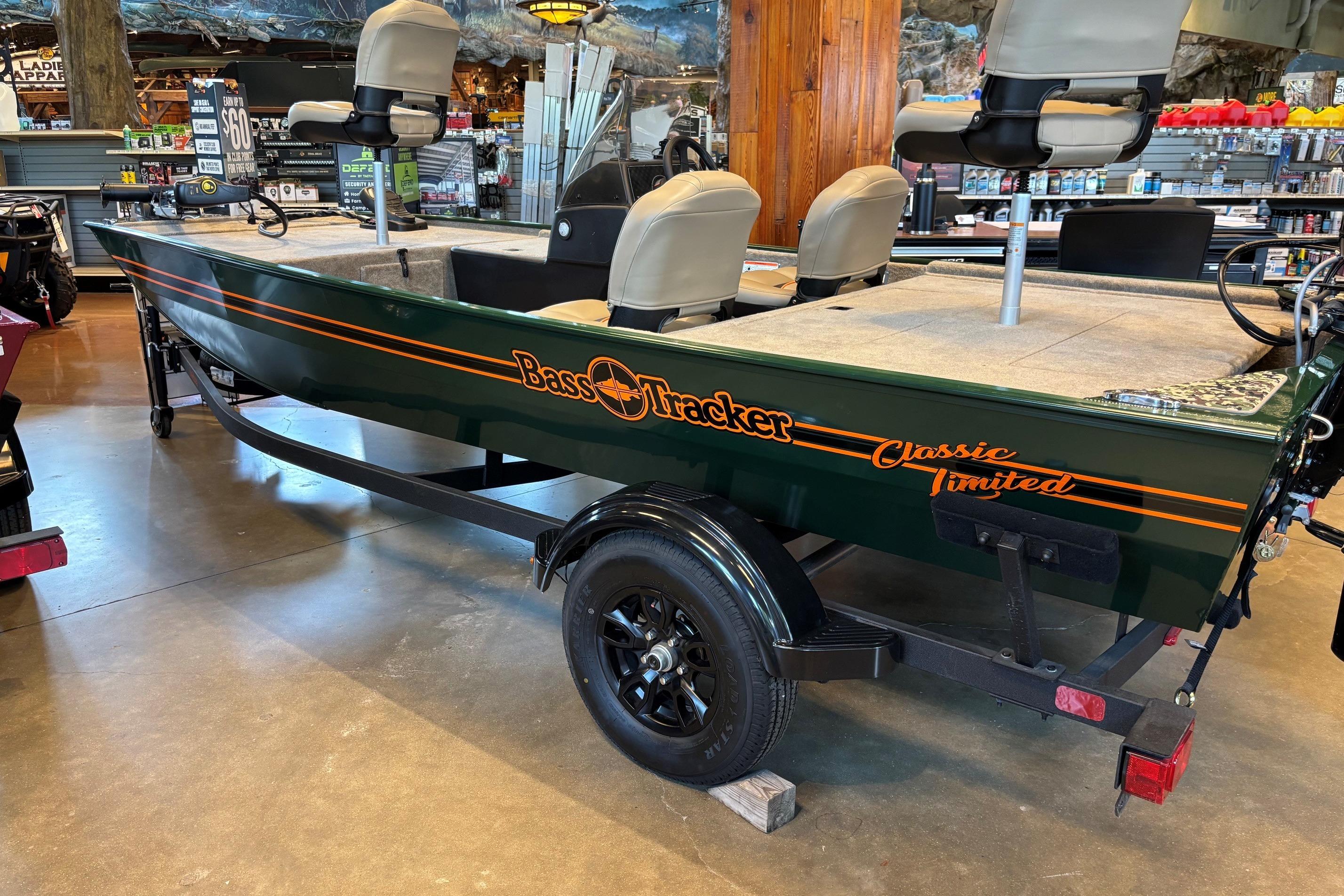 2026 Tracker Bass Tracker Classic Limited