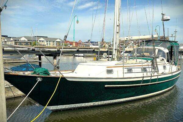 2000 Pacific Seacraft 37
