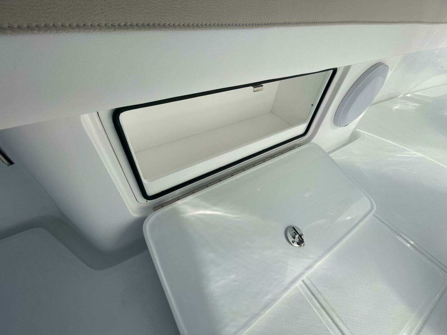 2026 Mag Bay 43 Center Console - Image 37