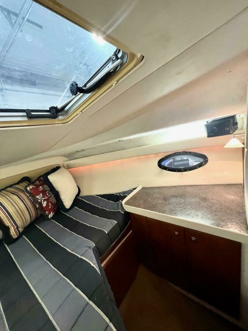 1988 Tiara Sport 310 Sport Cruiser - Image 11