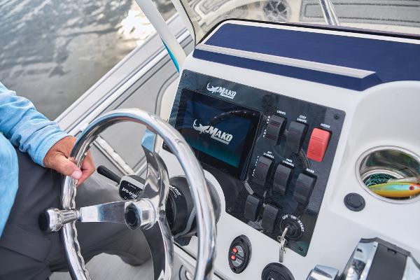 2025 Mako 18 Pro Skiff Patriot Edition - 75
