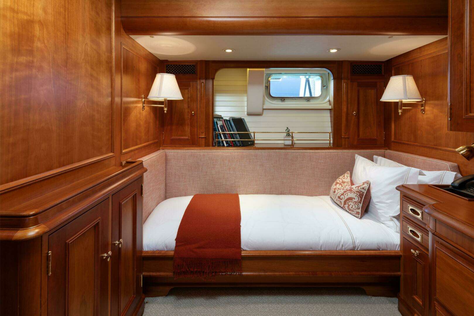 2001 Vitters Aft Cockpit - Image 17