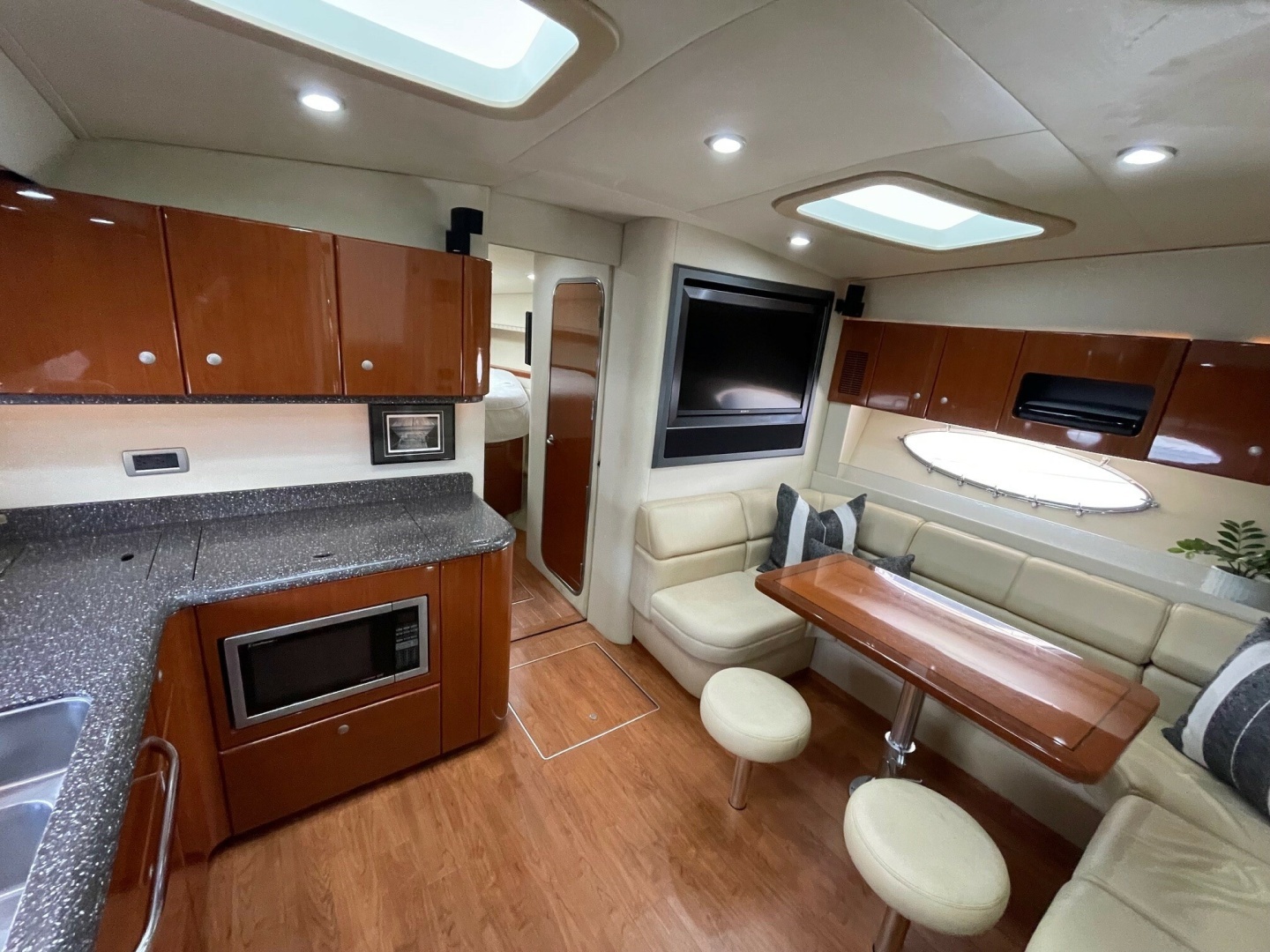 2008 Formula 45 Yacht - Image 22
