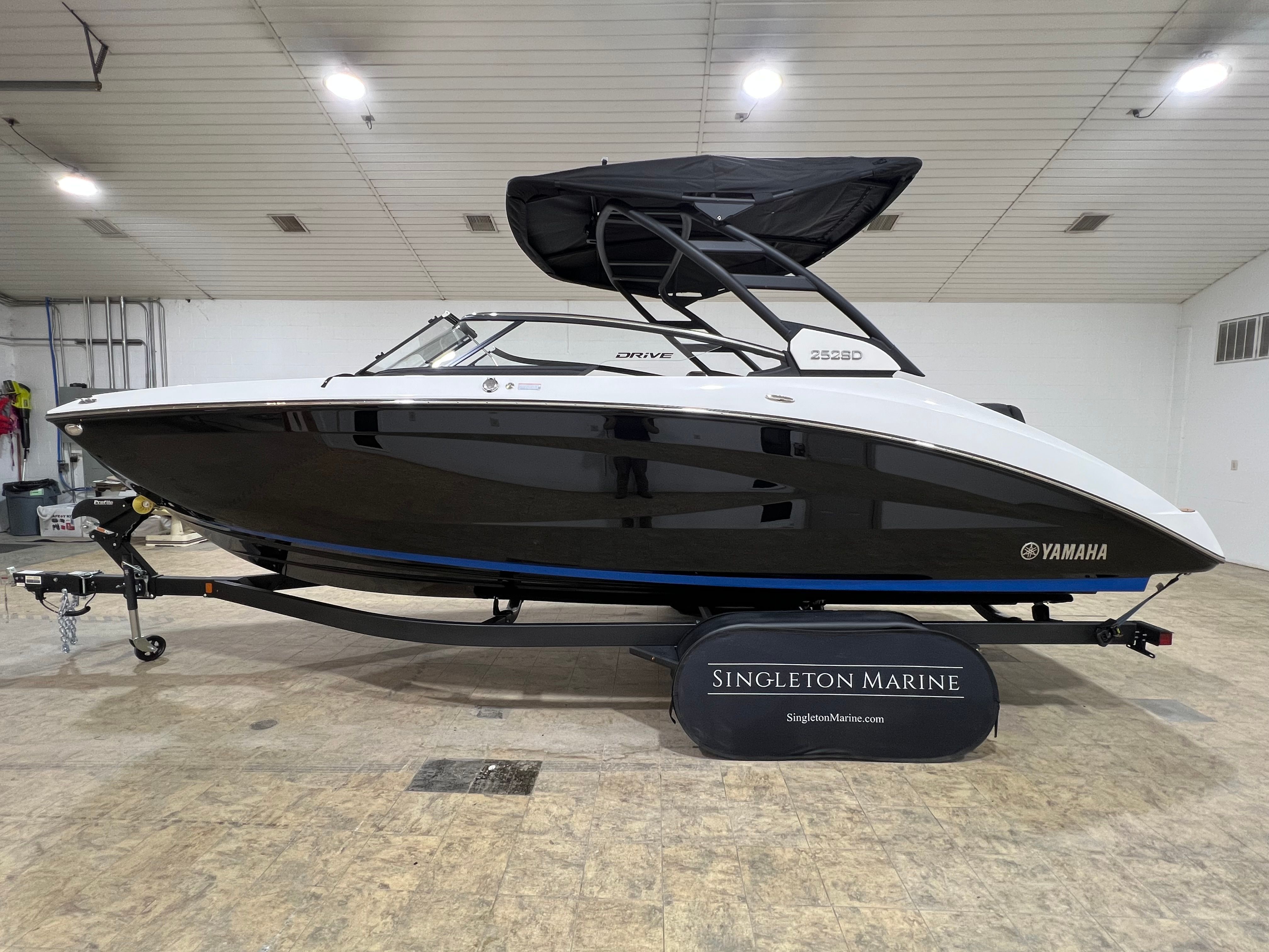 2026 Yamaha Boats 252SD