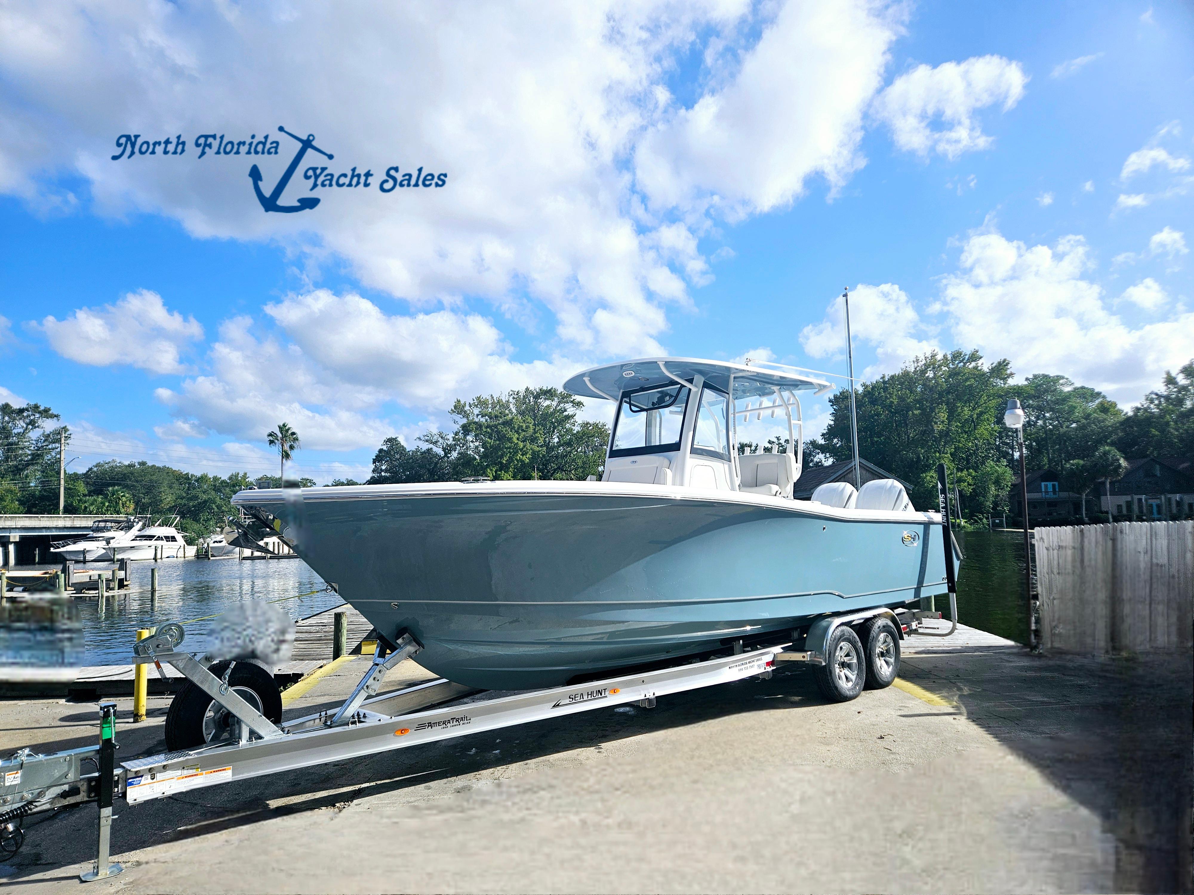 2027 Sea Hunt Gamefish 28 Coffin Box