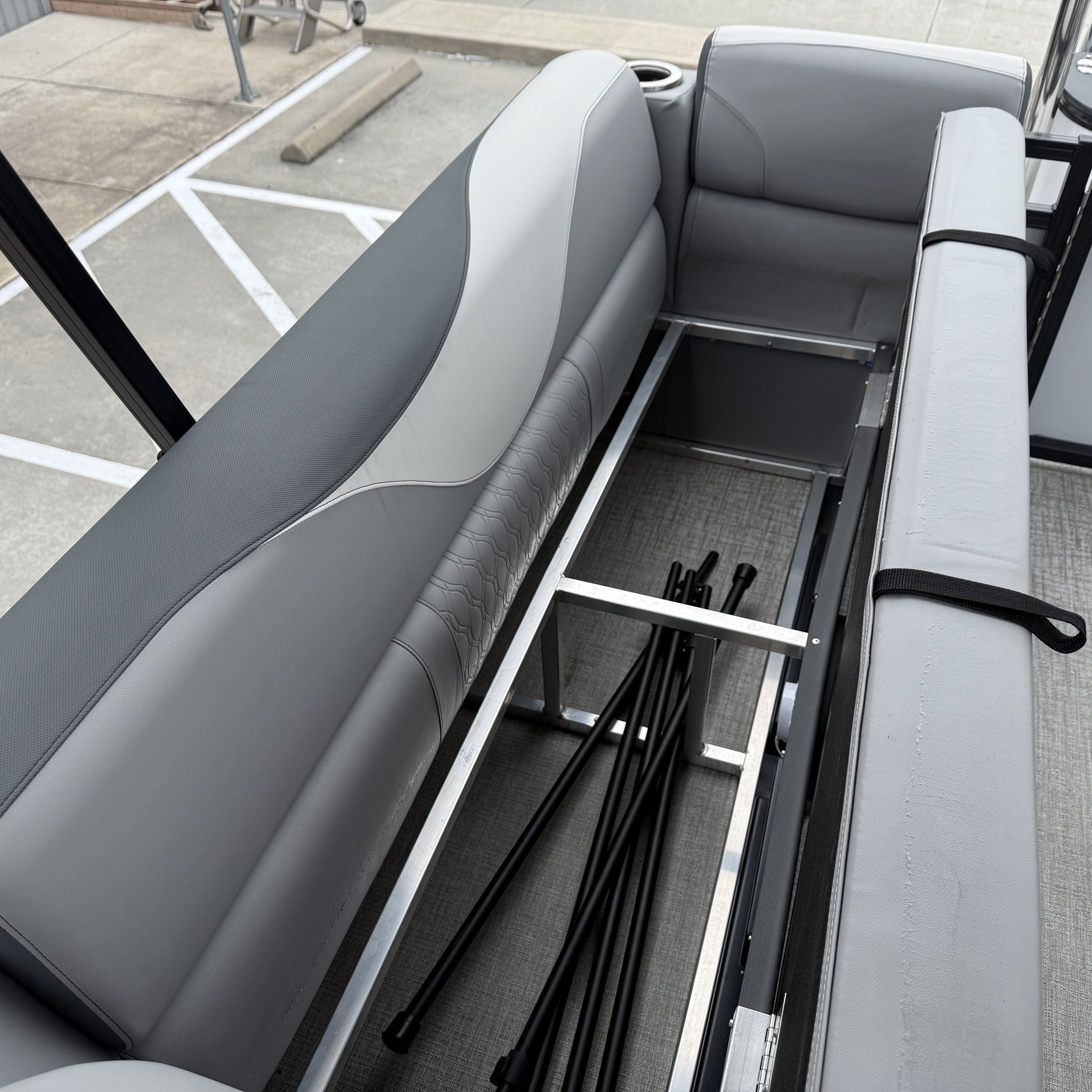 2025 Avalon Venture 85 Quad Lounge - 23' - 14