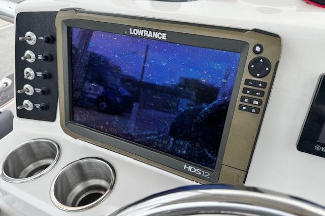 Lowrance HDS12 display on 2015 Robalo 226 Cayman boat dashboard.