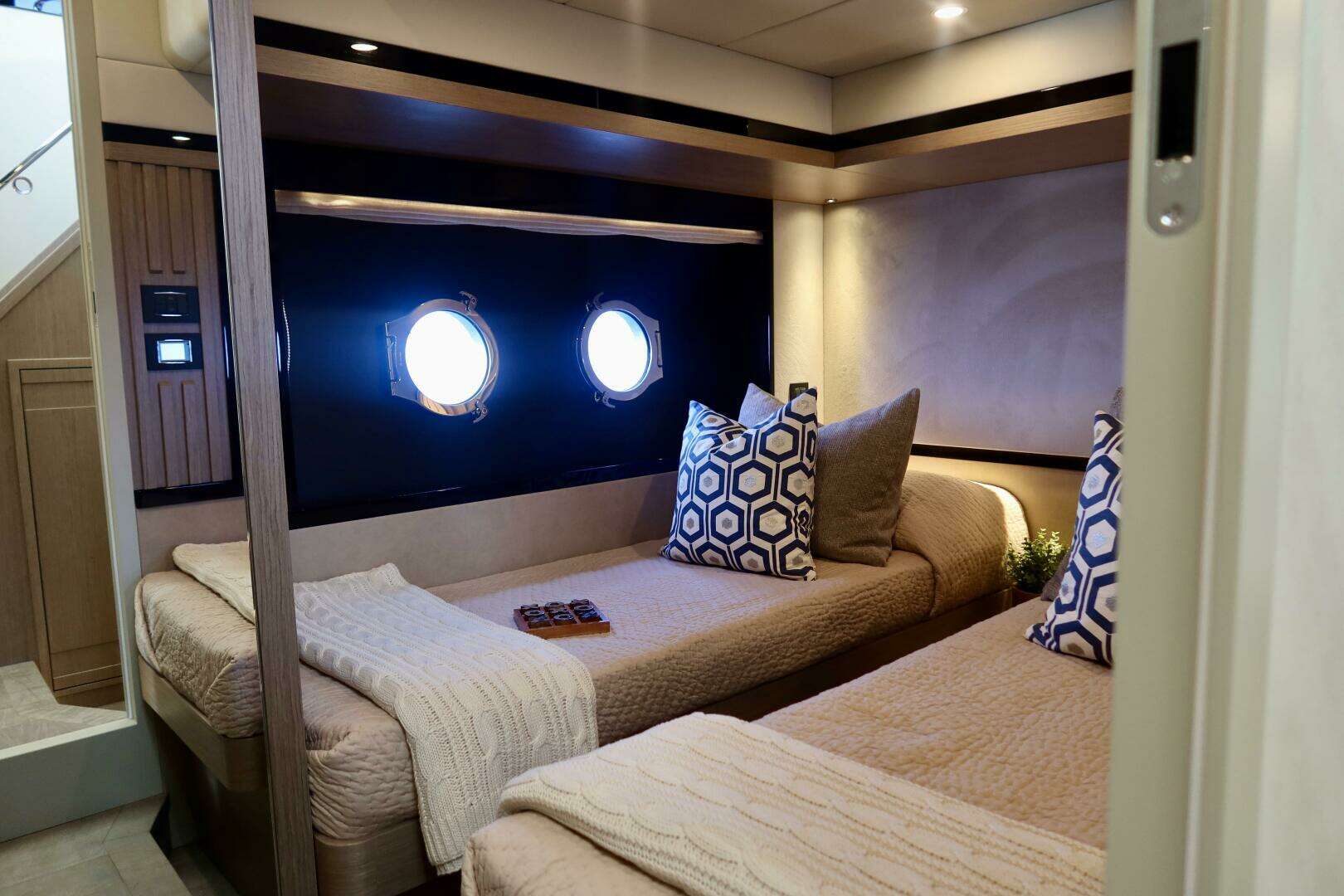 2026 Absolute 58 Navetta - Image 33