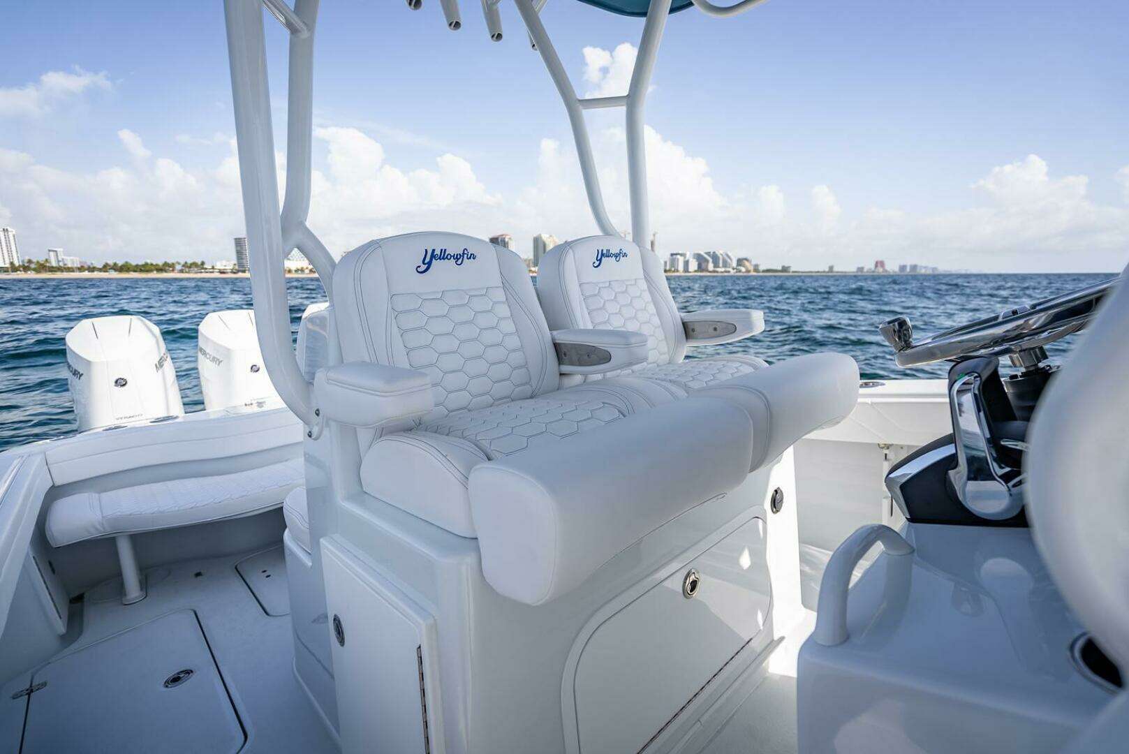 2025 Yellowfin 34 Offshore - Image 14