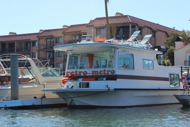 1975 Harbor Master Houseboat