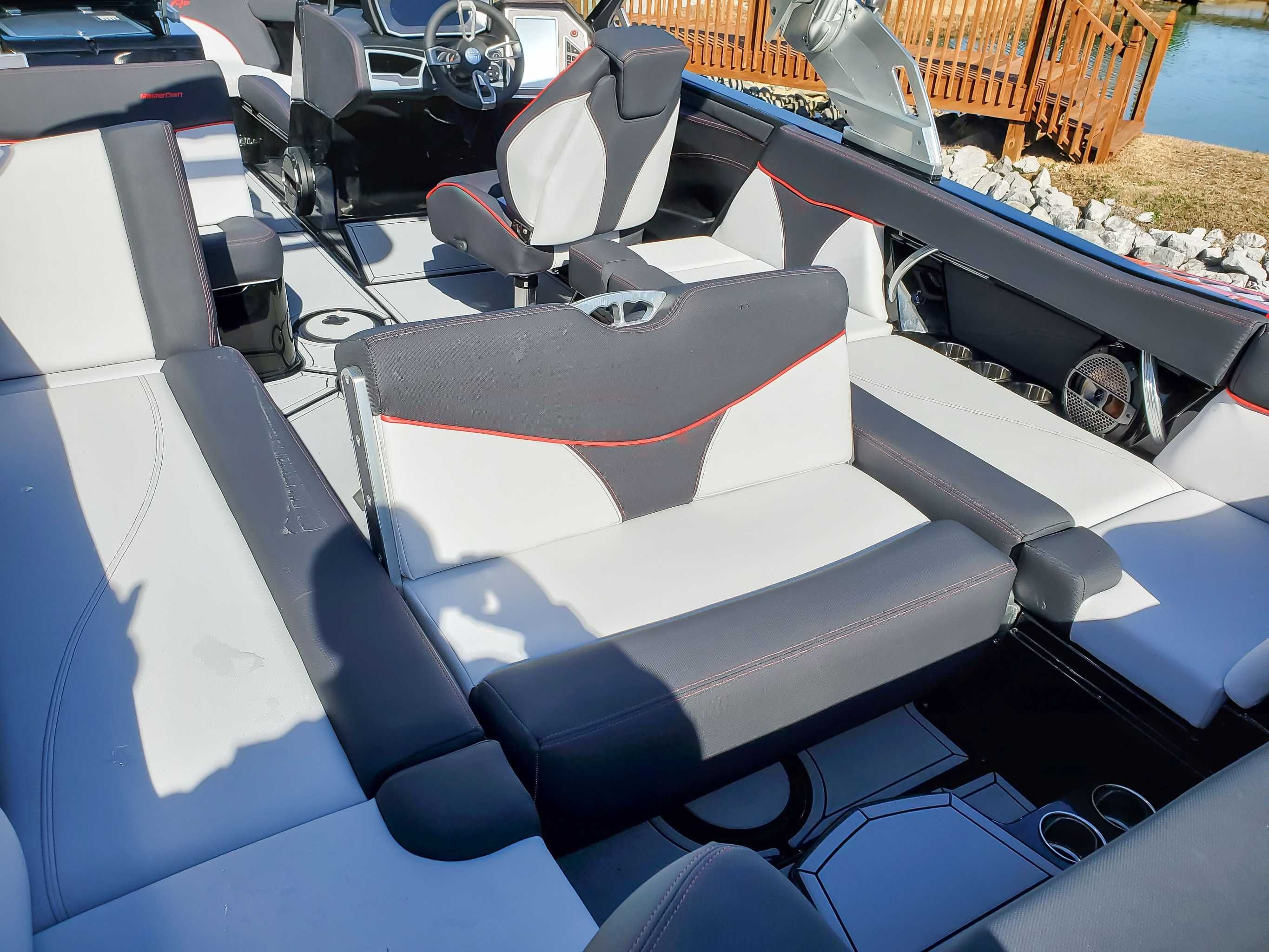 2021 MasterCraft XT25 - 22
