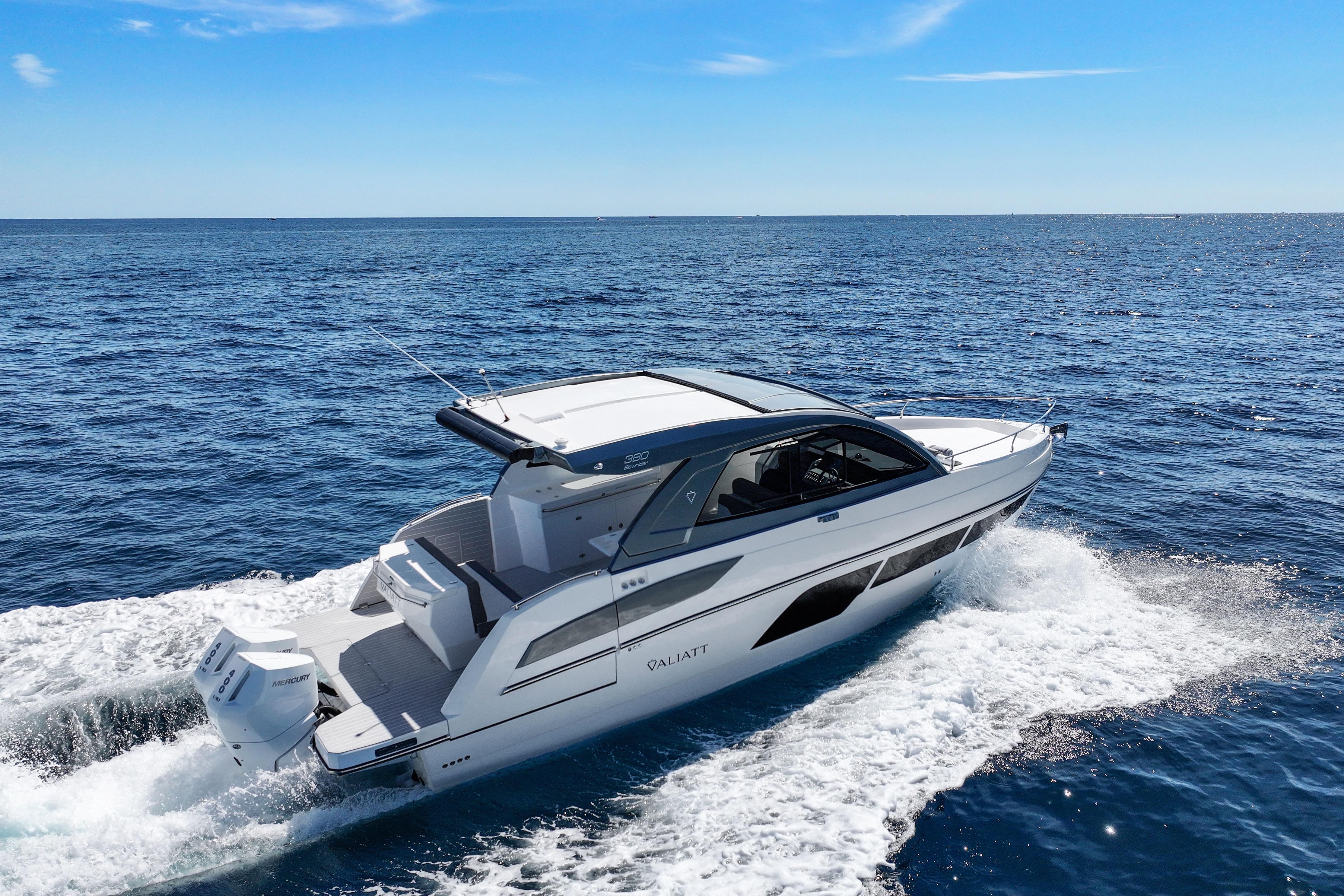 2026 Valiatt 380 Bowrider