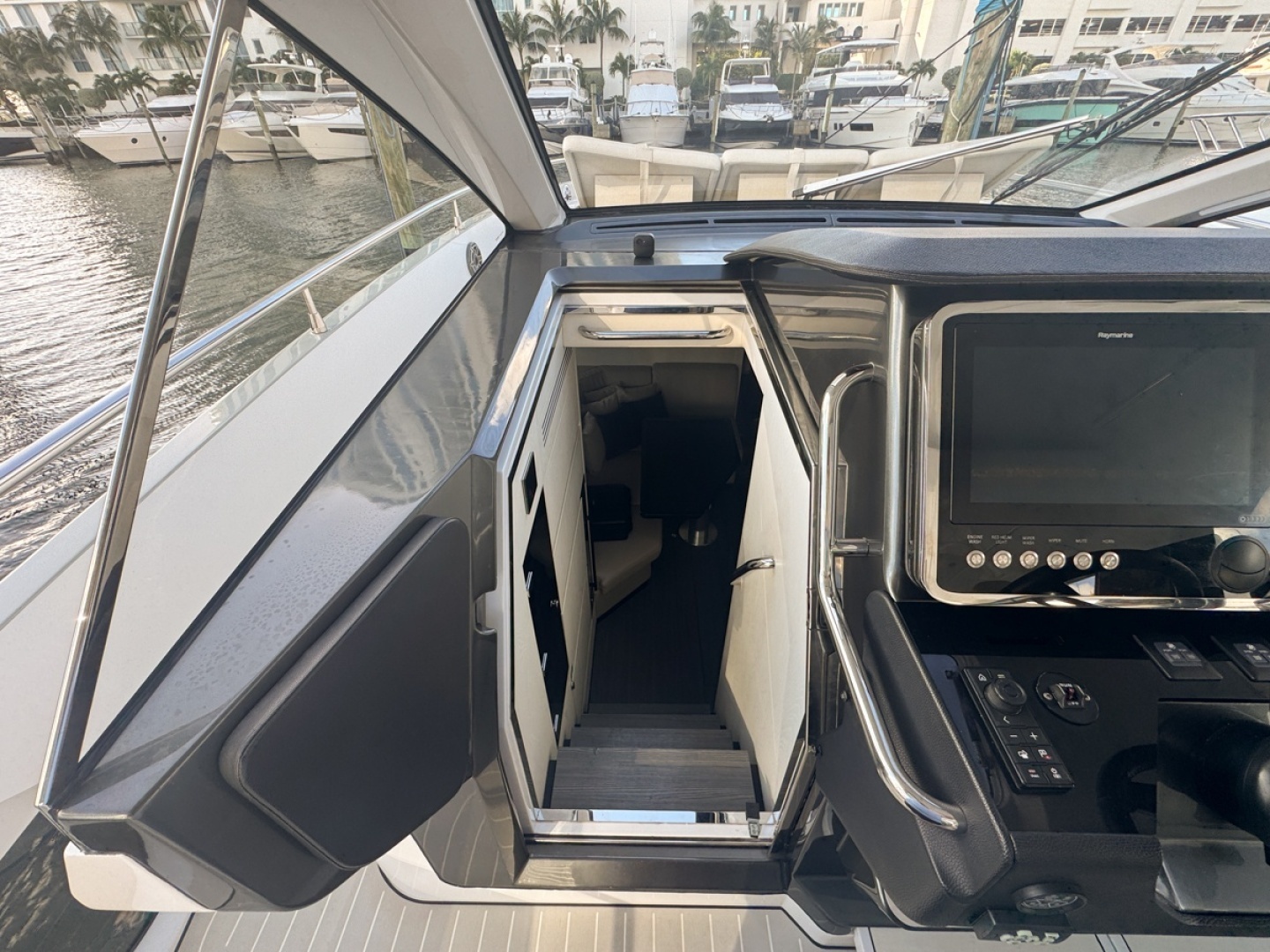 2023 Azimut Verve 47 - Image 28