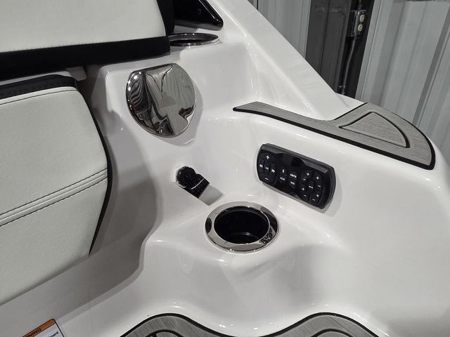 2026 Yamaha Boats 252S - 5