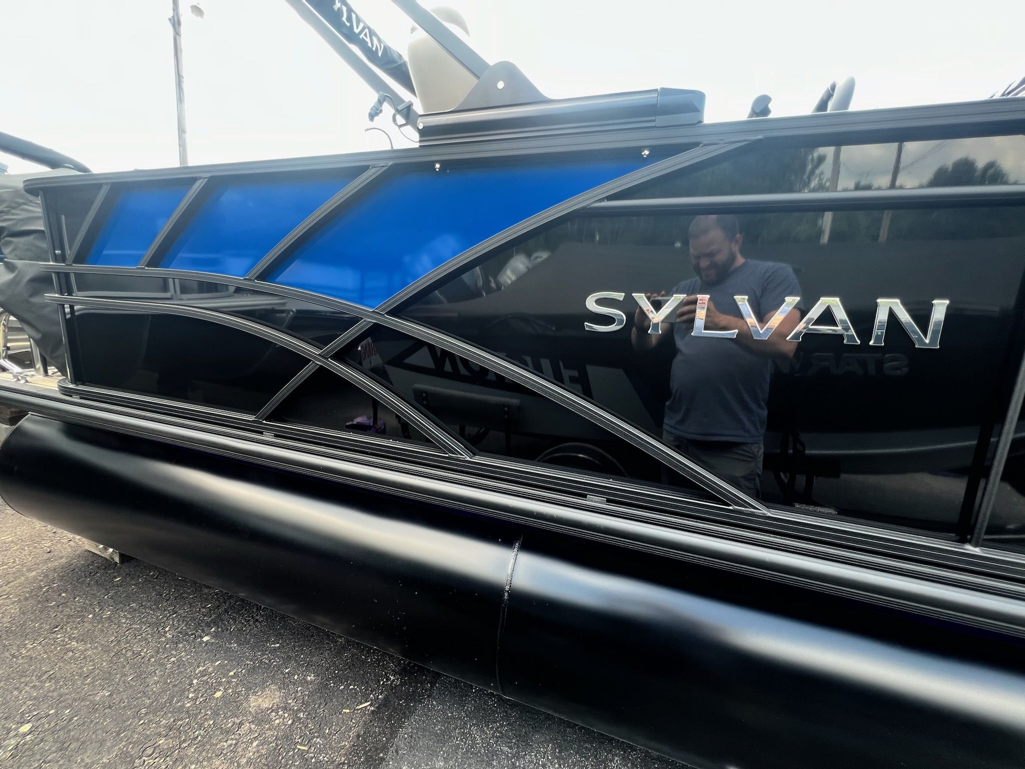 2026 Sylvan Mirage 8520 Cruise - 35